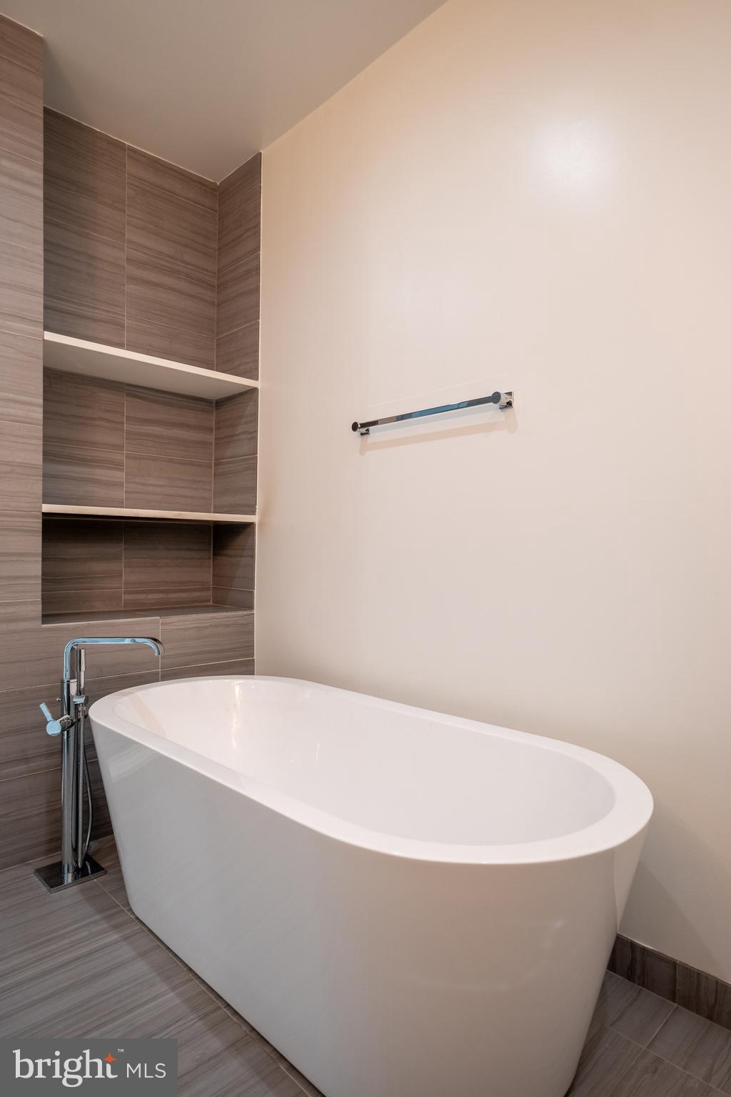 SOCIETY HILL - Residential