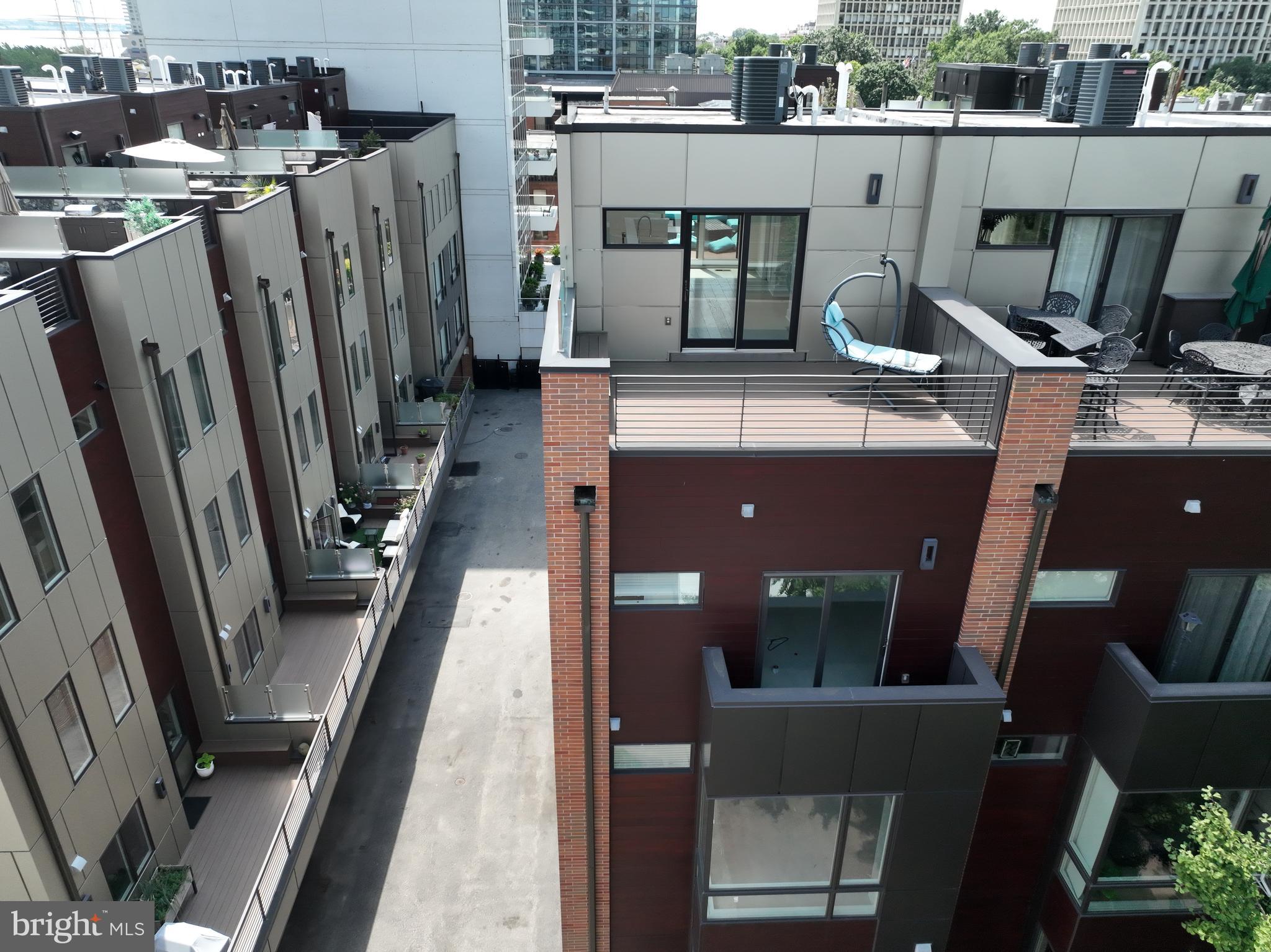 SOCIETY HILL - Residential