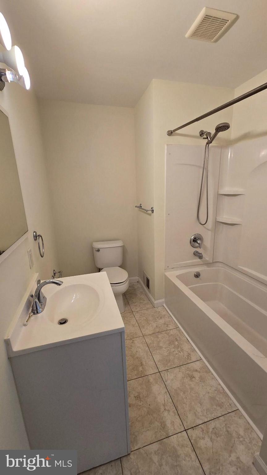 BIRCHWOOD PARK - Residential Lease