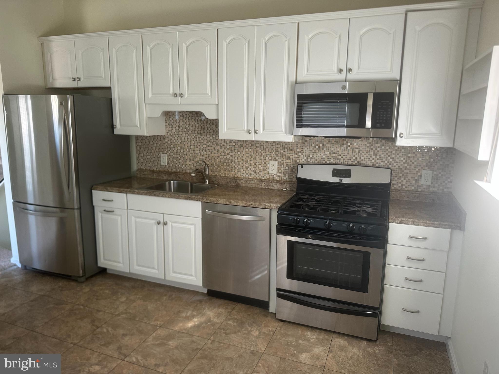 BIRCHWOOD PARK - Residential Lease