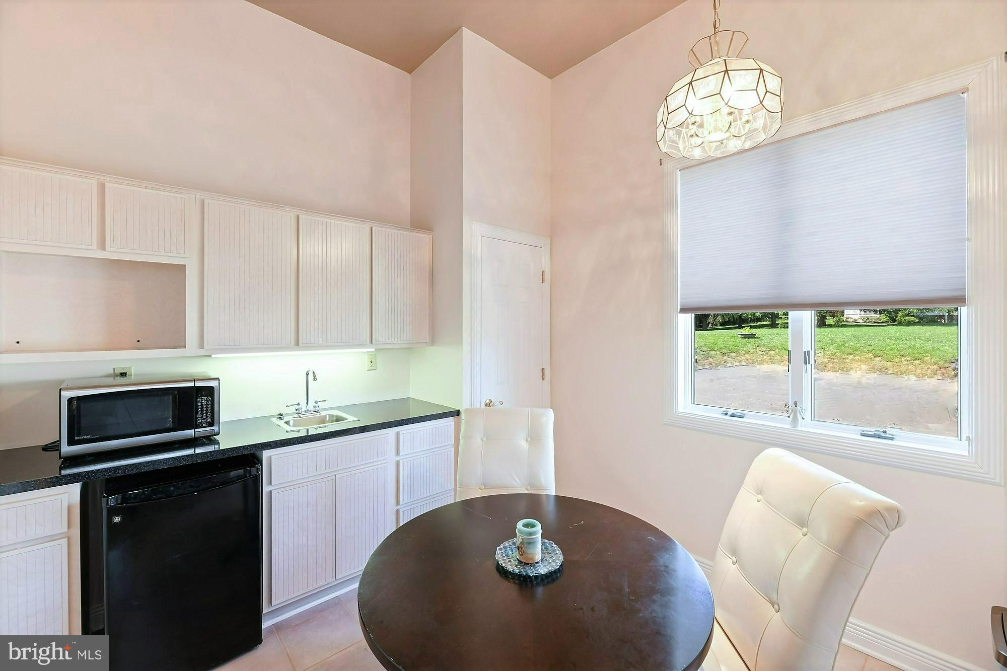 LAMBOURNE DOWNS - Residential