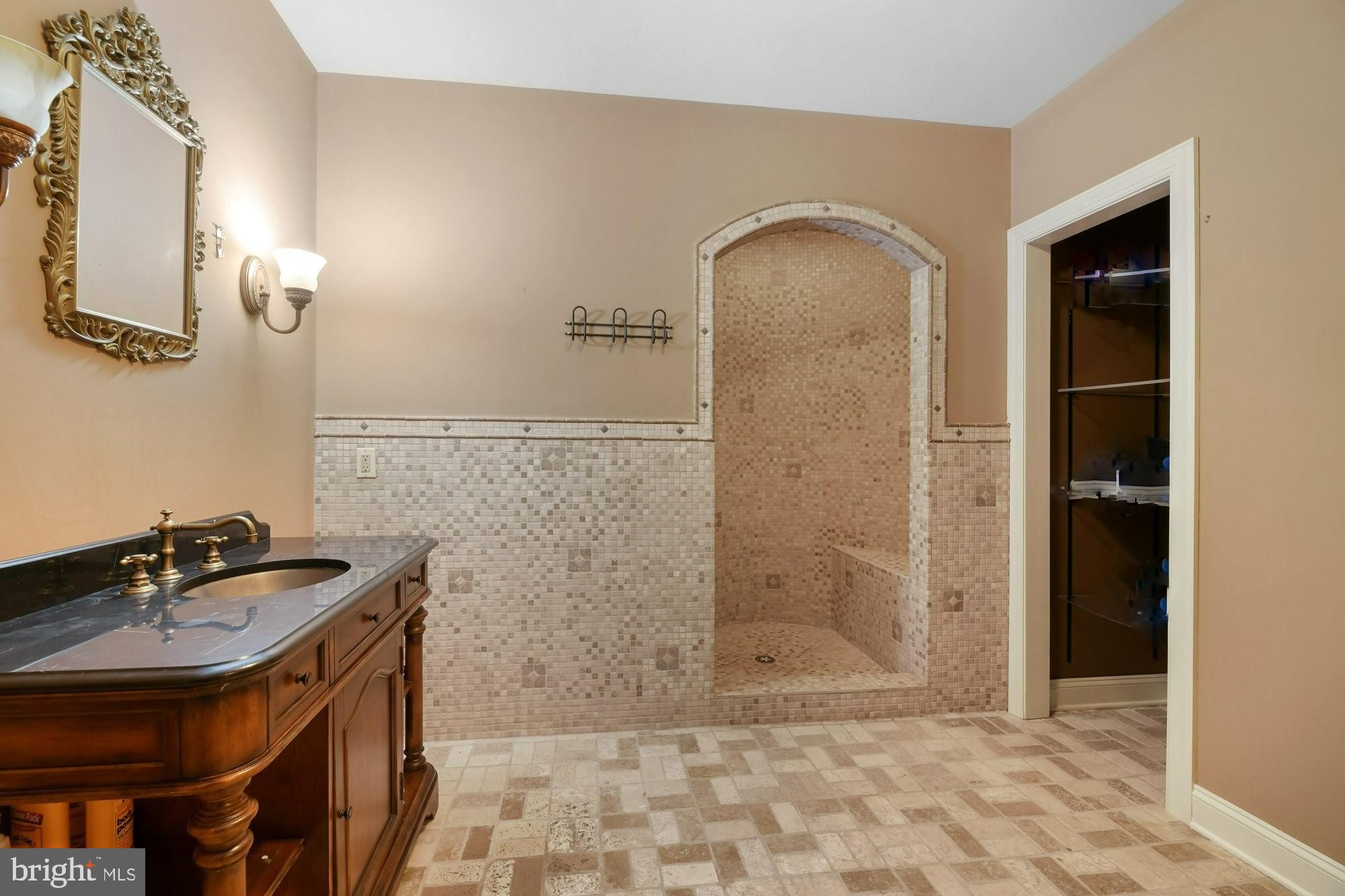 LAMBOURNE DOWNS - Residential