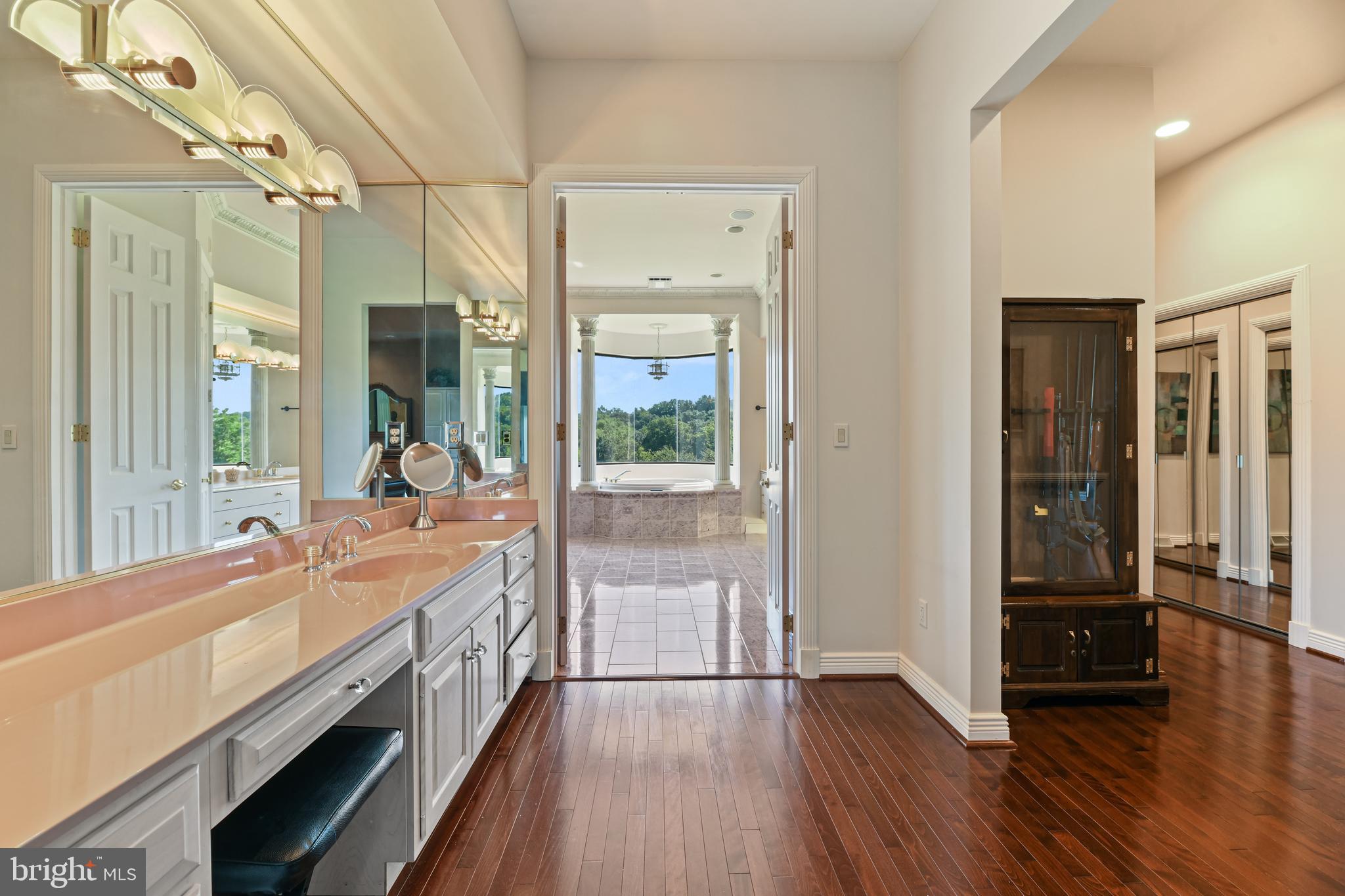 LAMBOURNE DOWNS - Residential