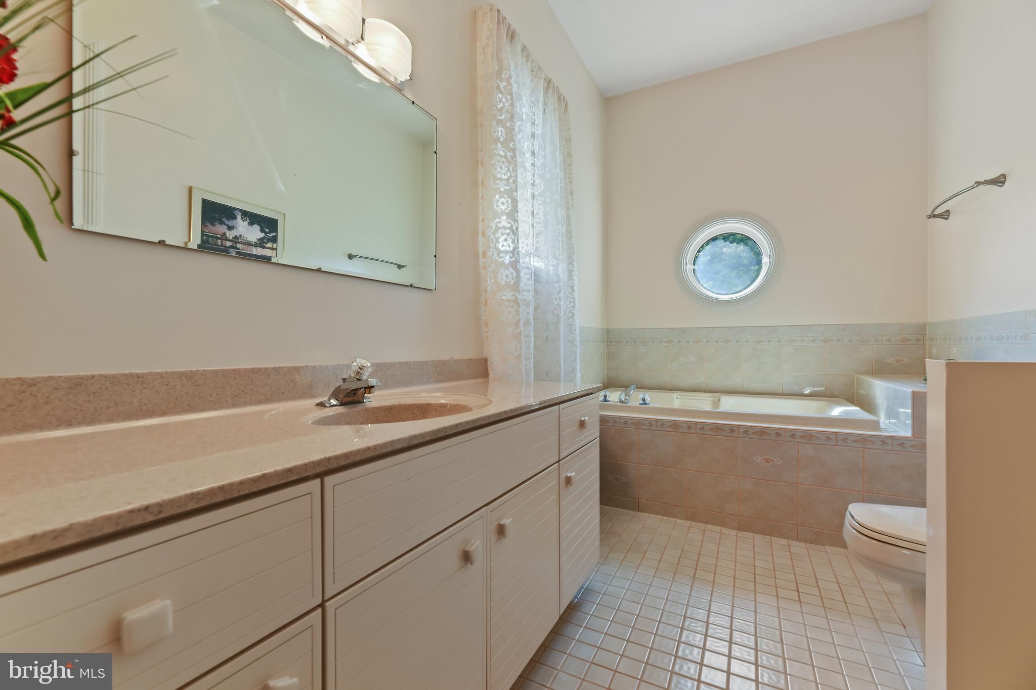 LAMBOURNE DOWNS - Residential