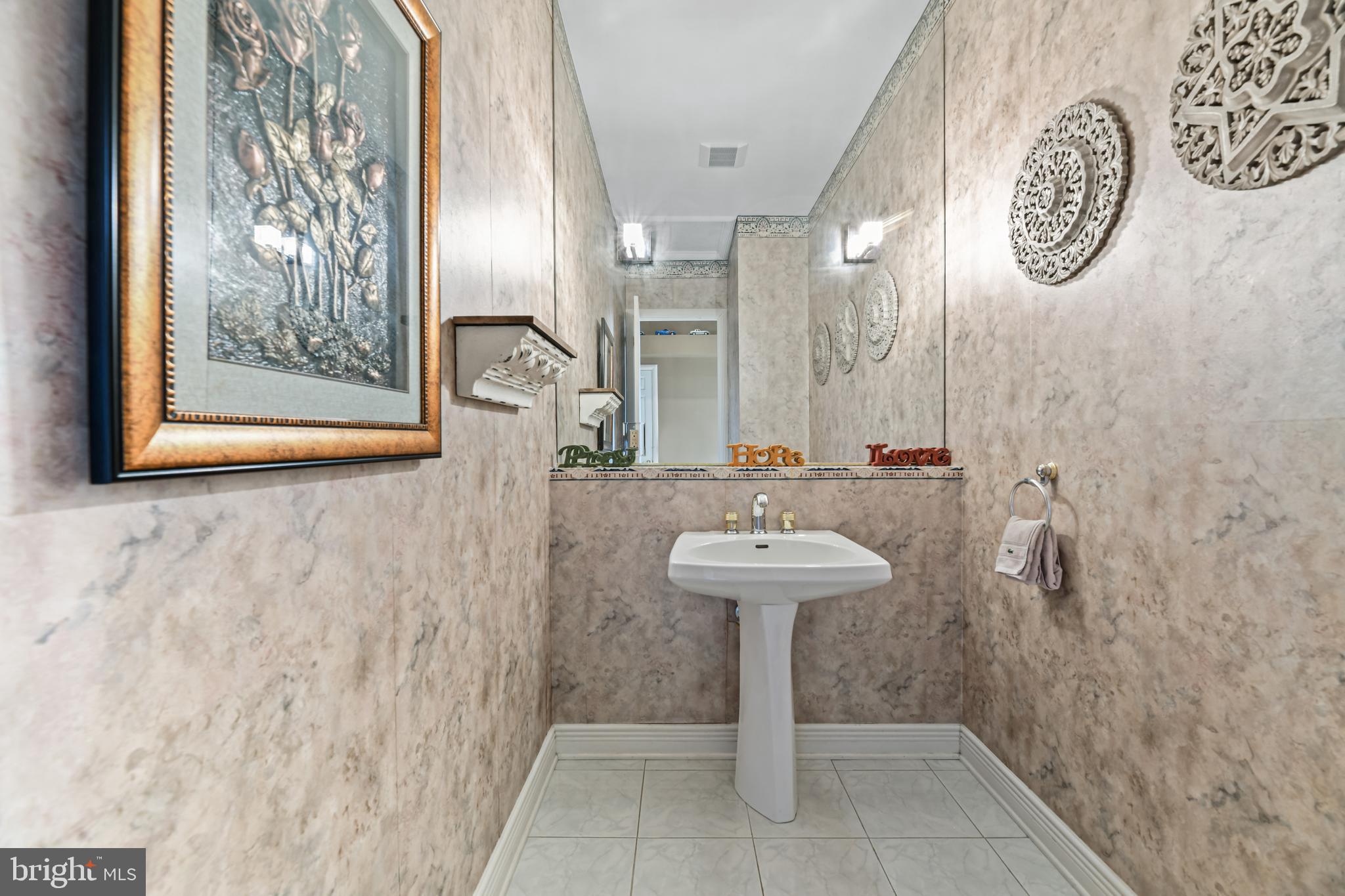 LAMBOURNE DOWNS - Residential