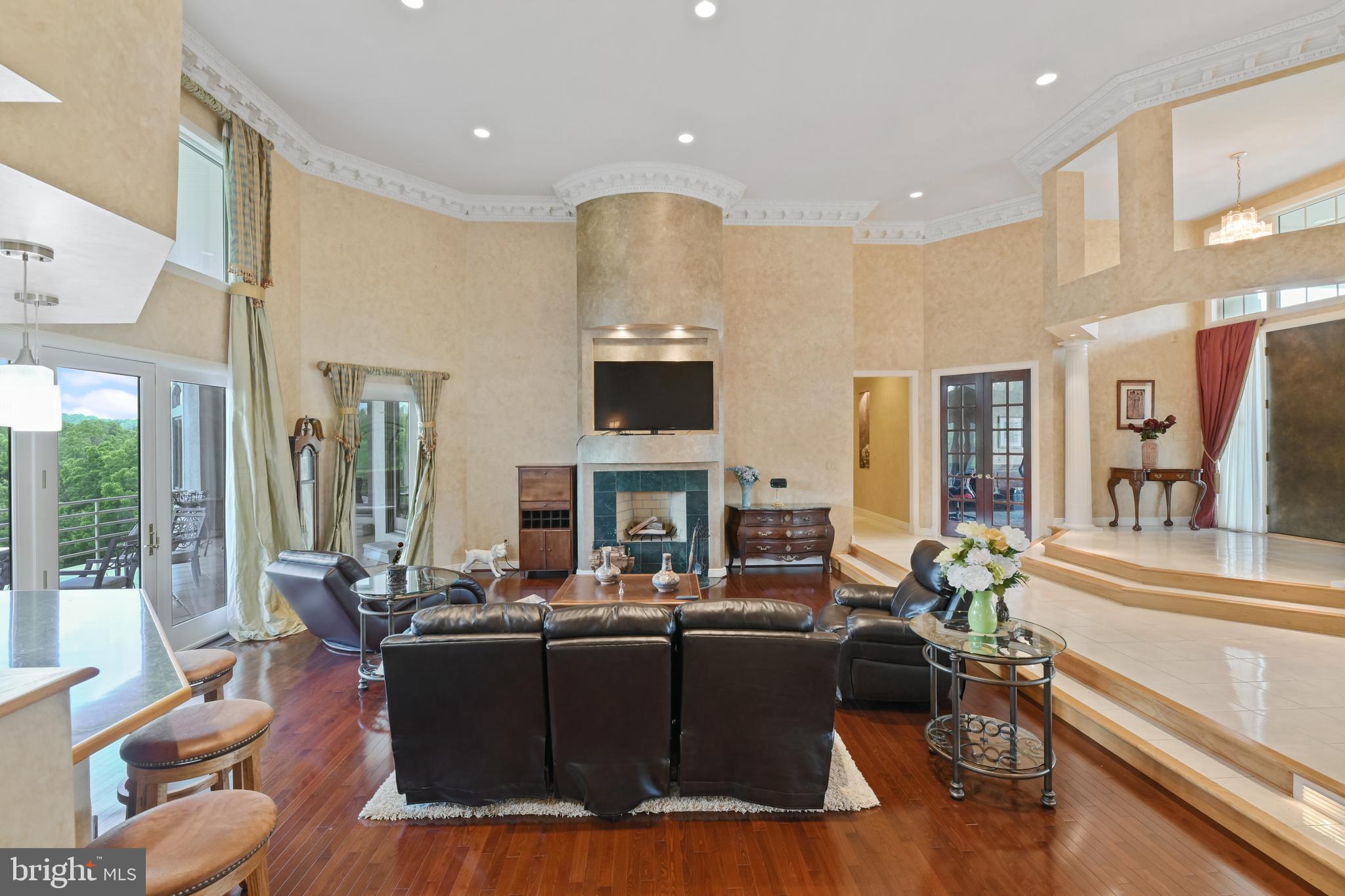 LAMBOURNE DOWNS - Residential