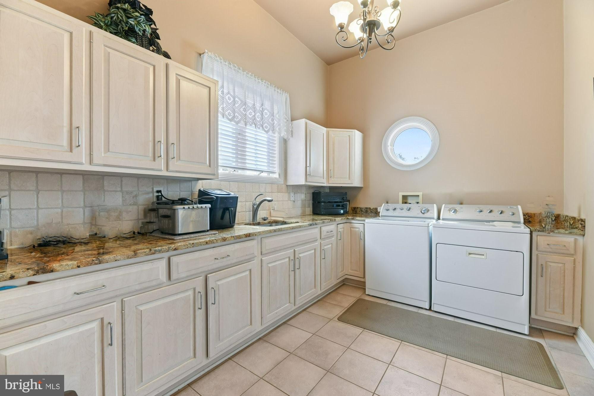 LAMBOURNE DOWNS - Residential