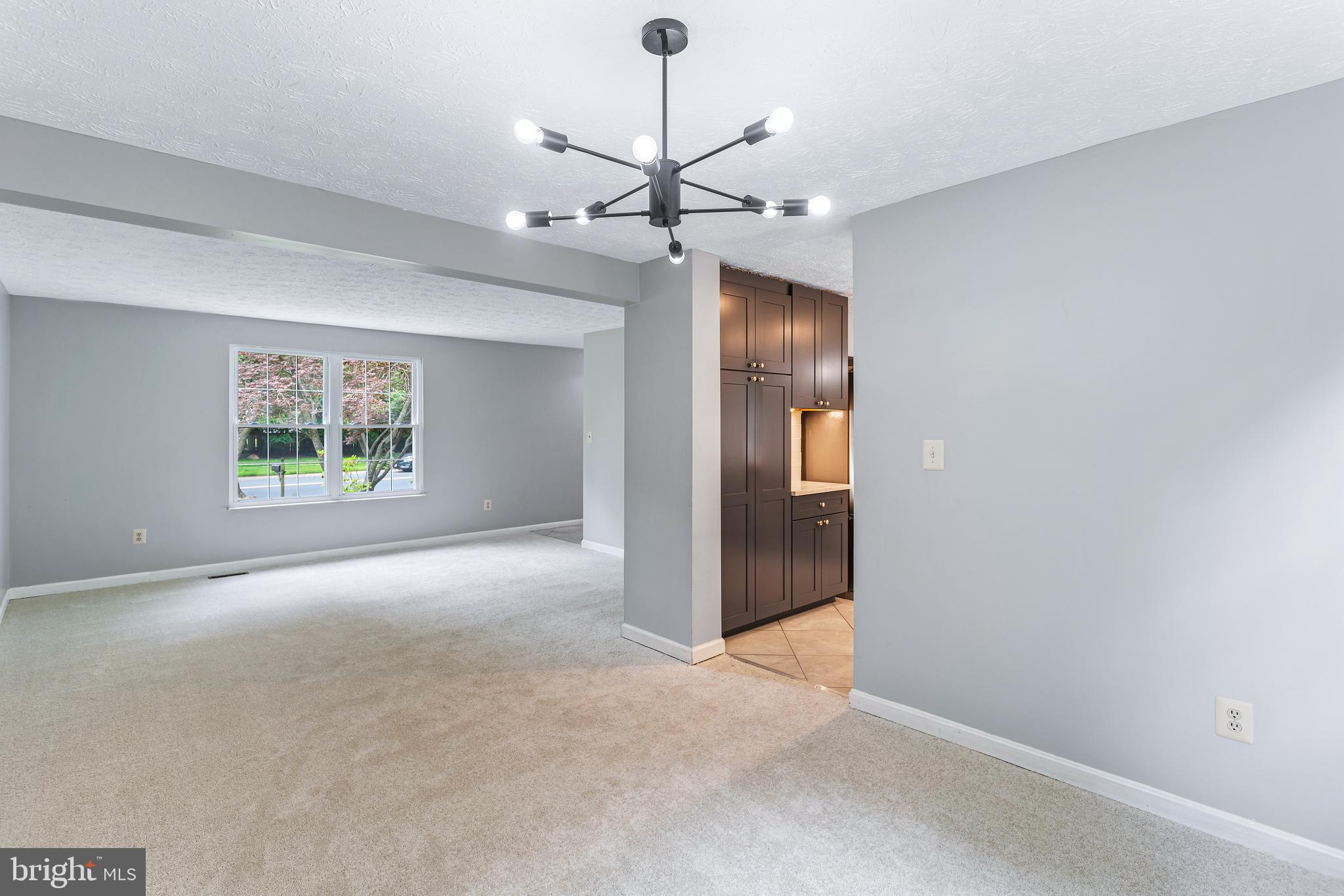 1240 WINDMILL LANE