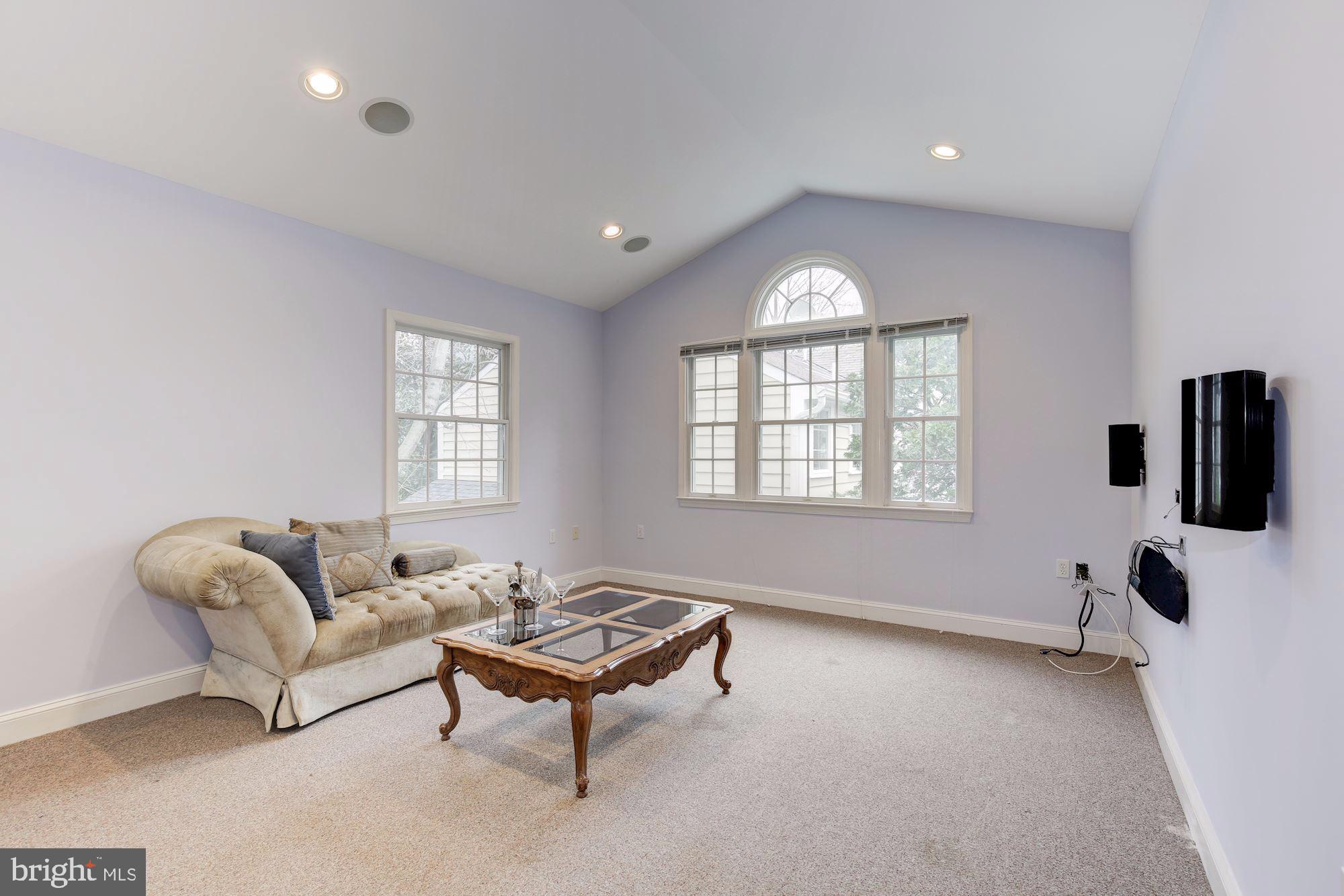 ALTA VISTA - Residential