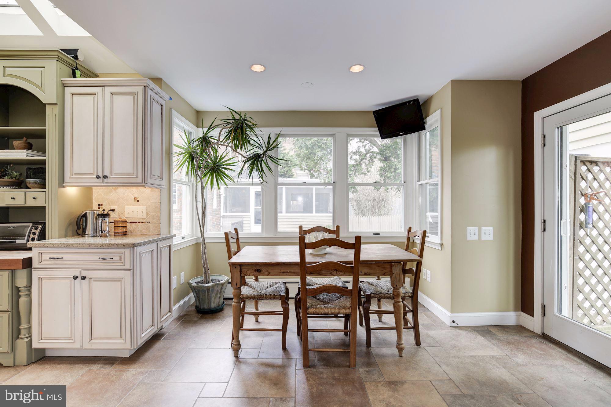 ALTA VISTA - Residential