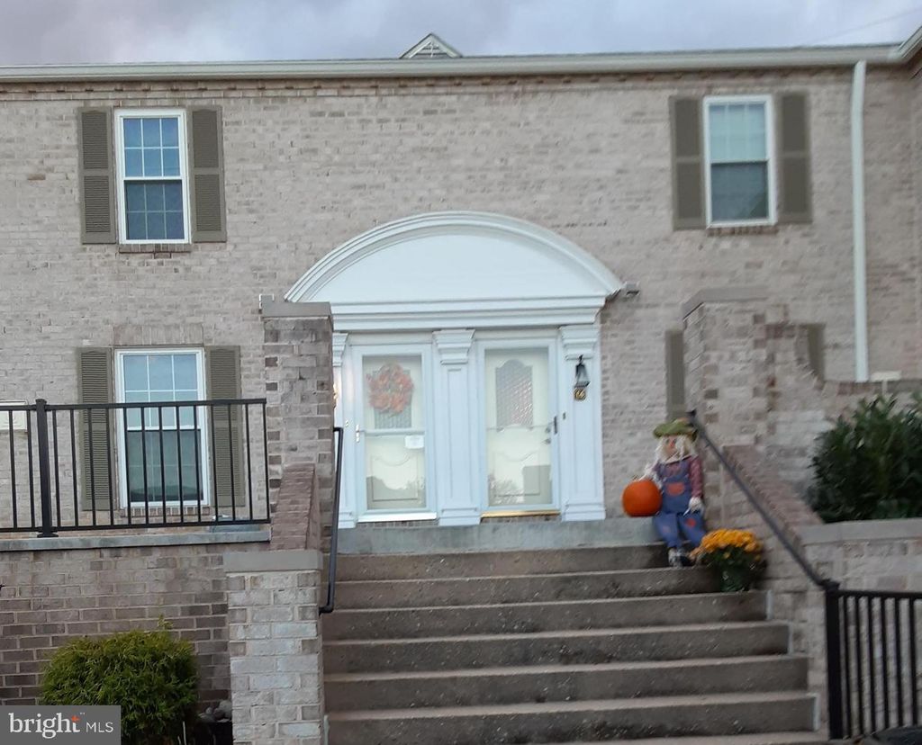 Photo of 1000 Country Club Road #25, YORK, PA 17403 (MLS # PAYK2092854)