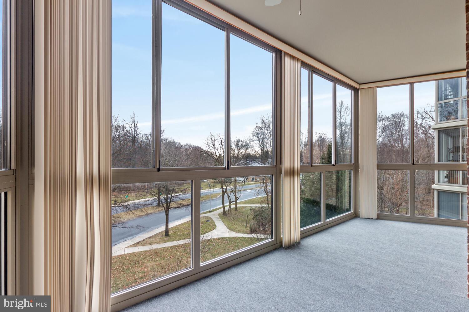 TURNBERRY COURTS AT LEIS - Residential