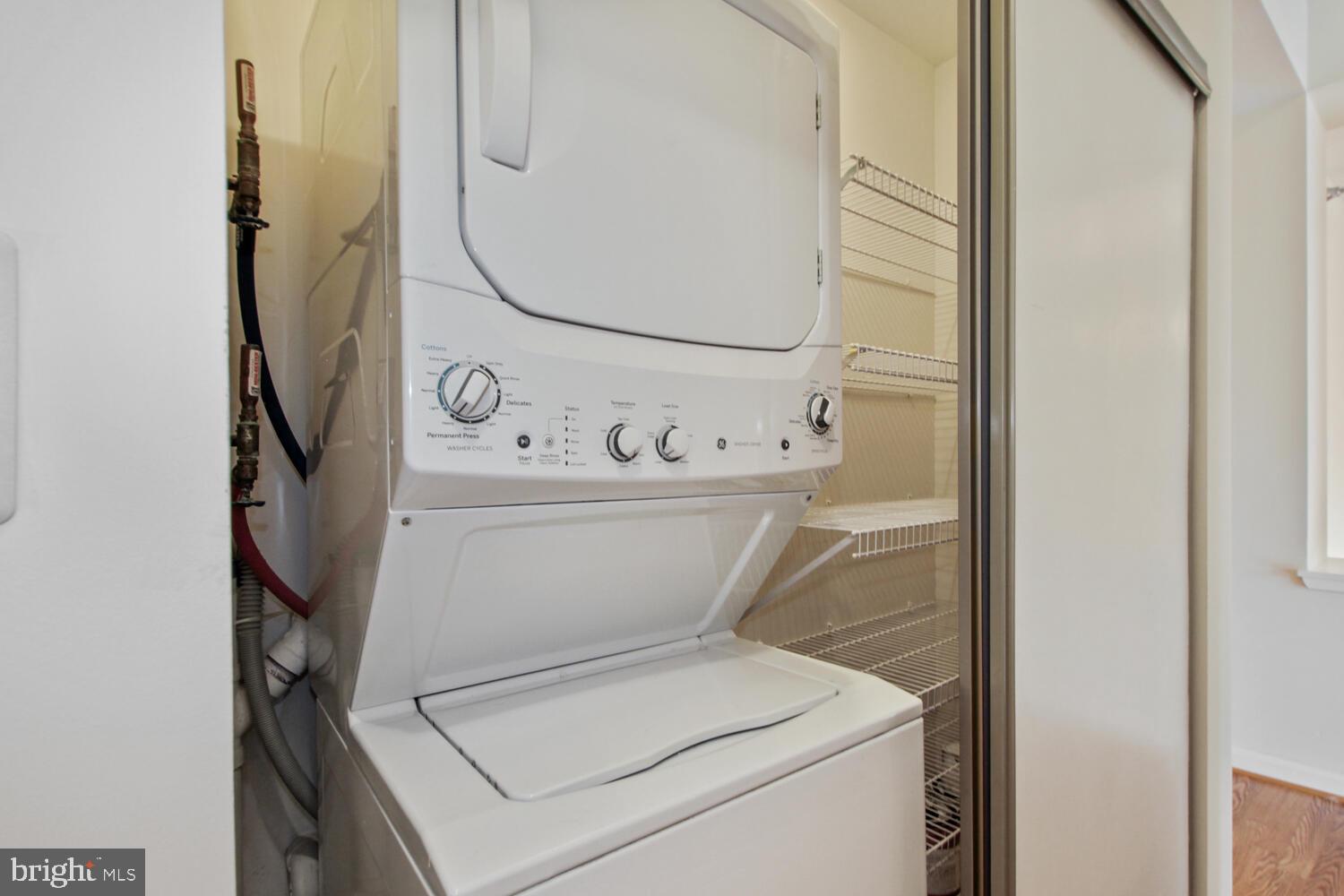 TURNBERRY COURTS AT LEIS - Residential