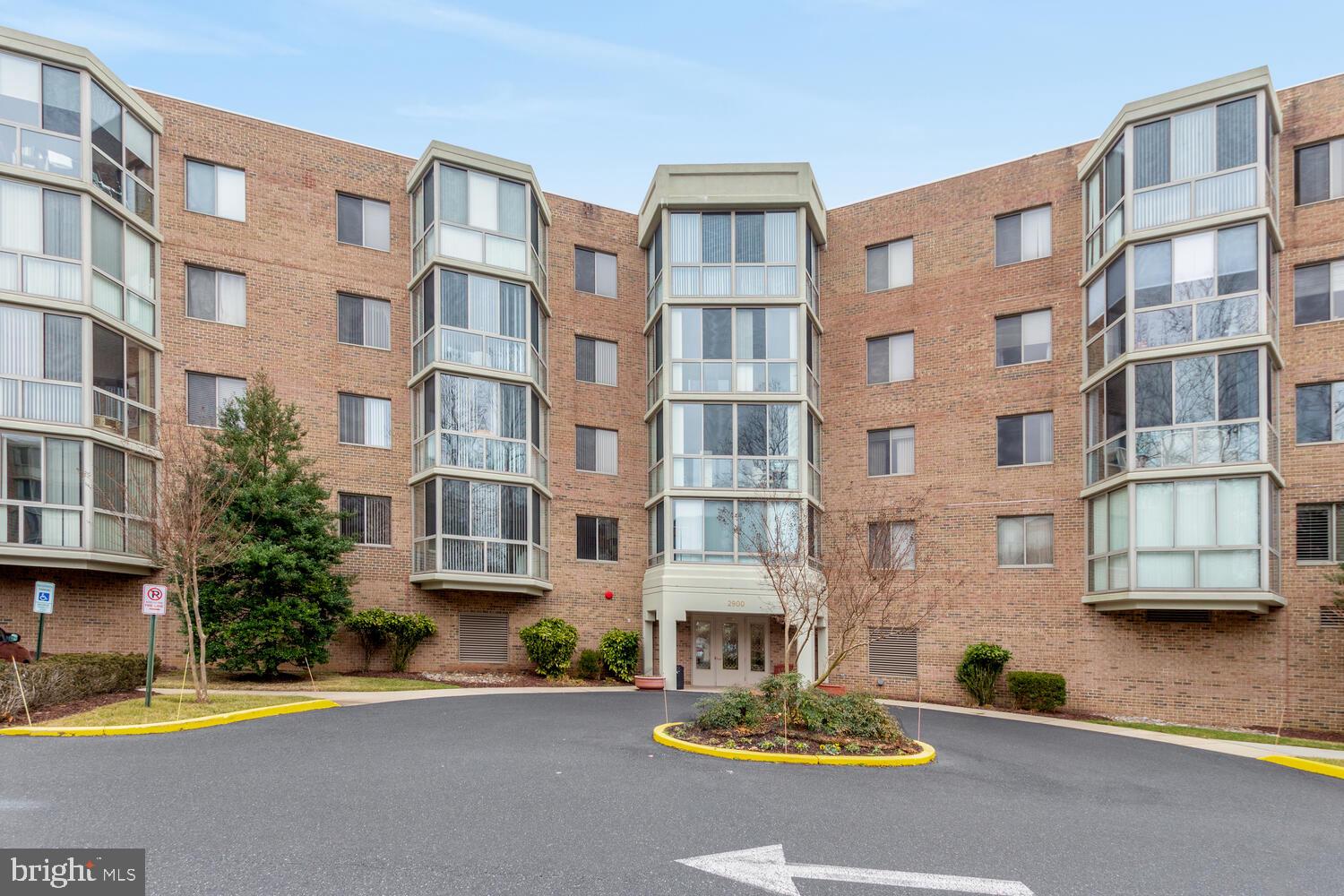 TURNBERRY COURTS AT LEIS - Residential