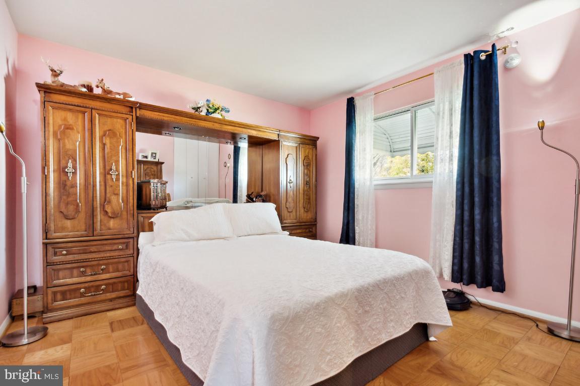 VALLEYWOOD - Residential