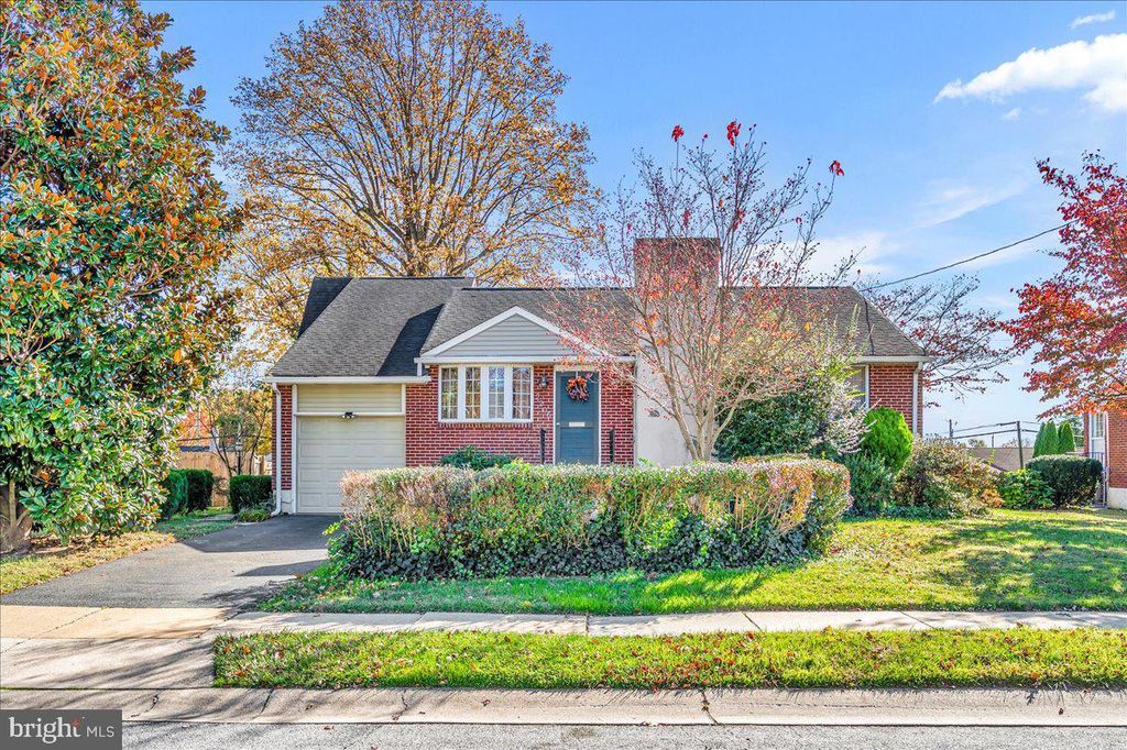 Photo of 2206 Downing Lane, WILMINGTON, DE 19804 (MLS # DENC2094166)