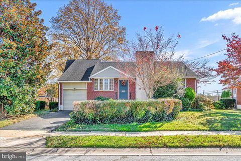 2206 DOWNING LANE WILMINGTON DE 19804