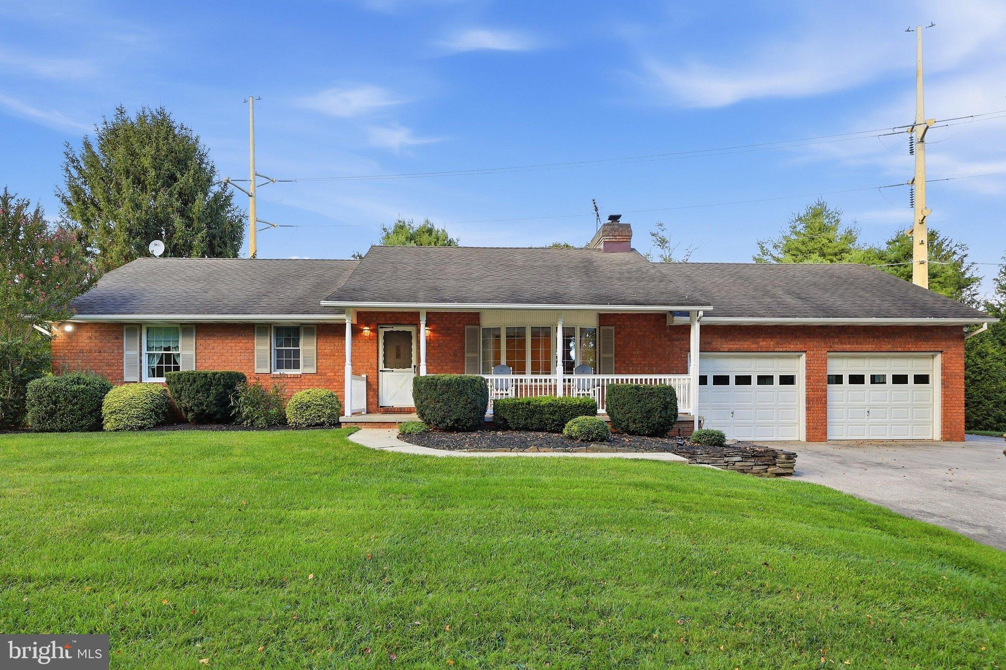2862 LAWNDALE ROAD