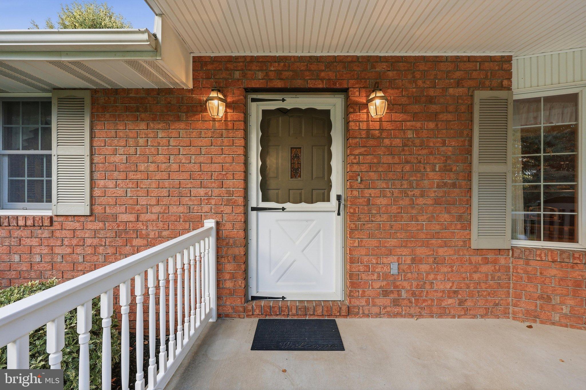 2862 LAWNDALE ROAD