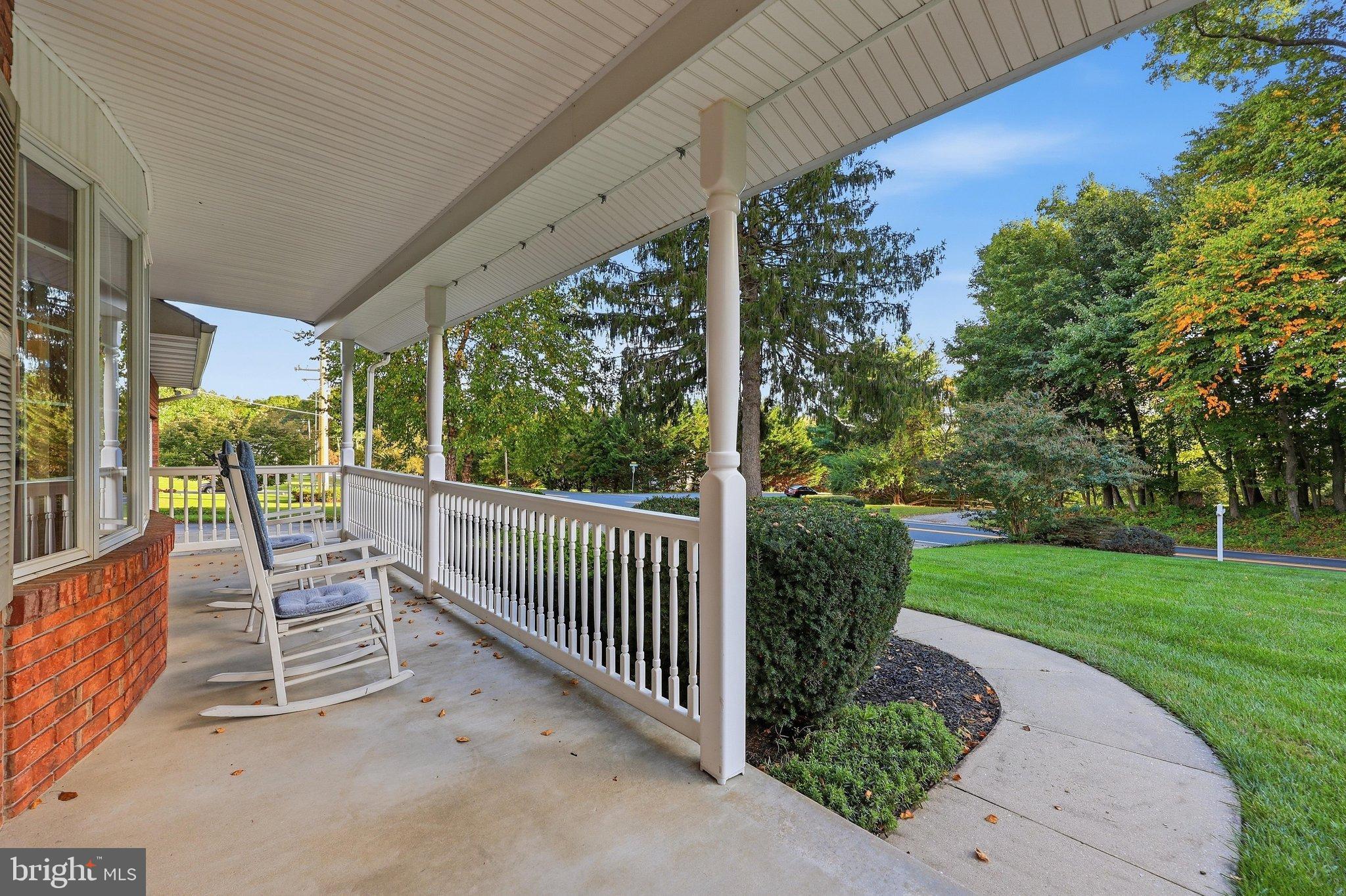2862 LAWNDALE ROAD