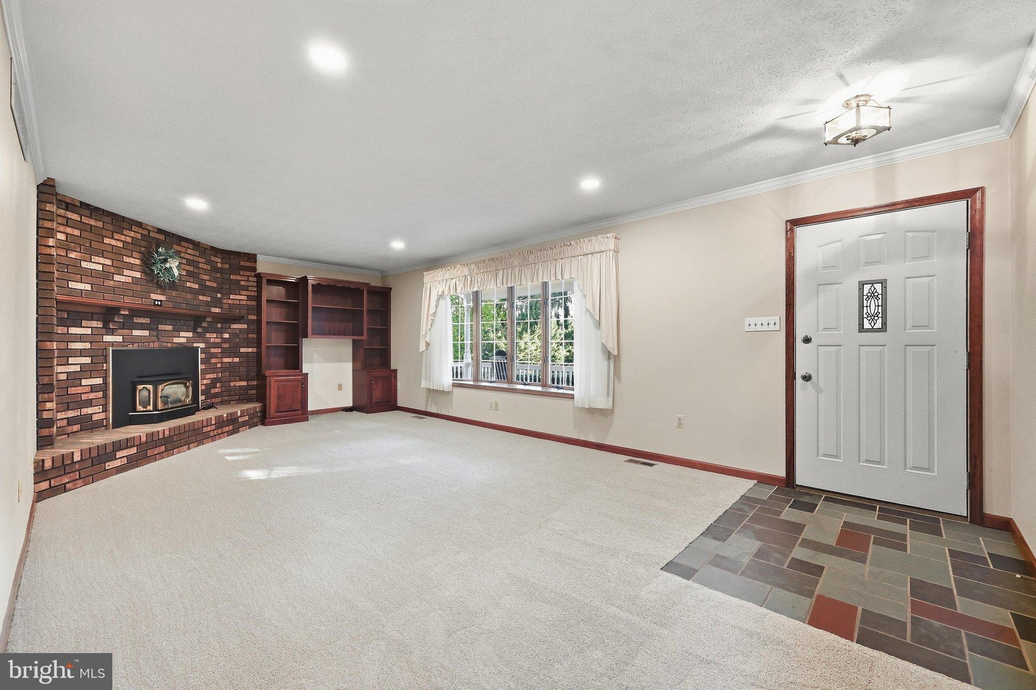 2862 LAWNDALE ROAD