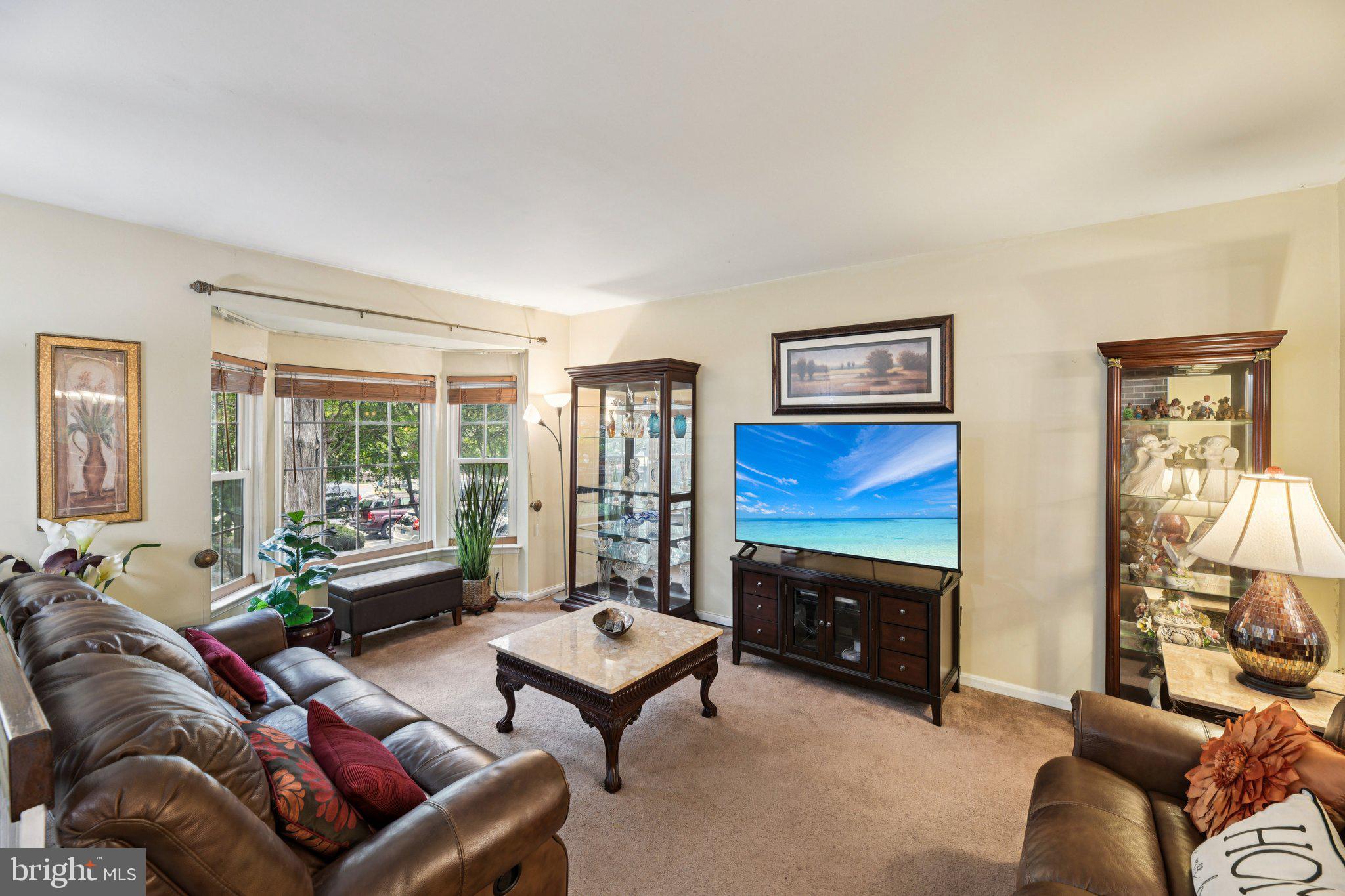 1927 AMBERSTONE COURT 4