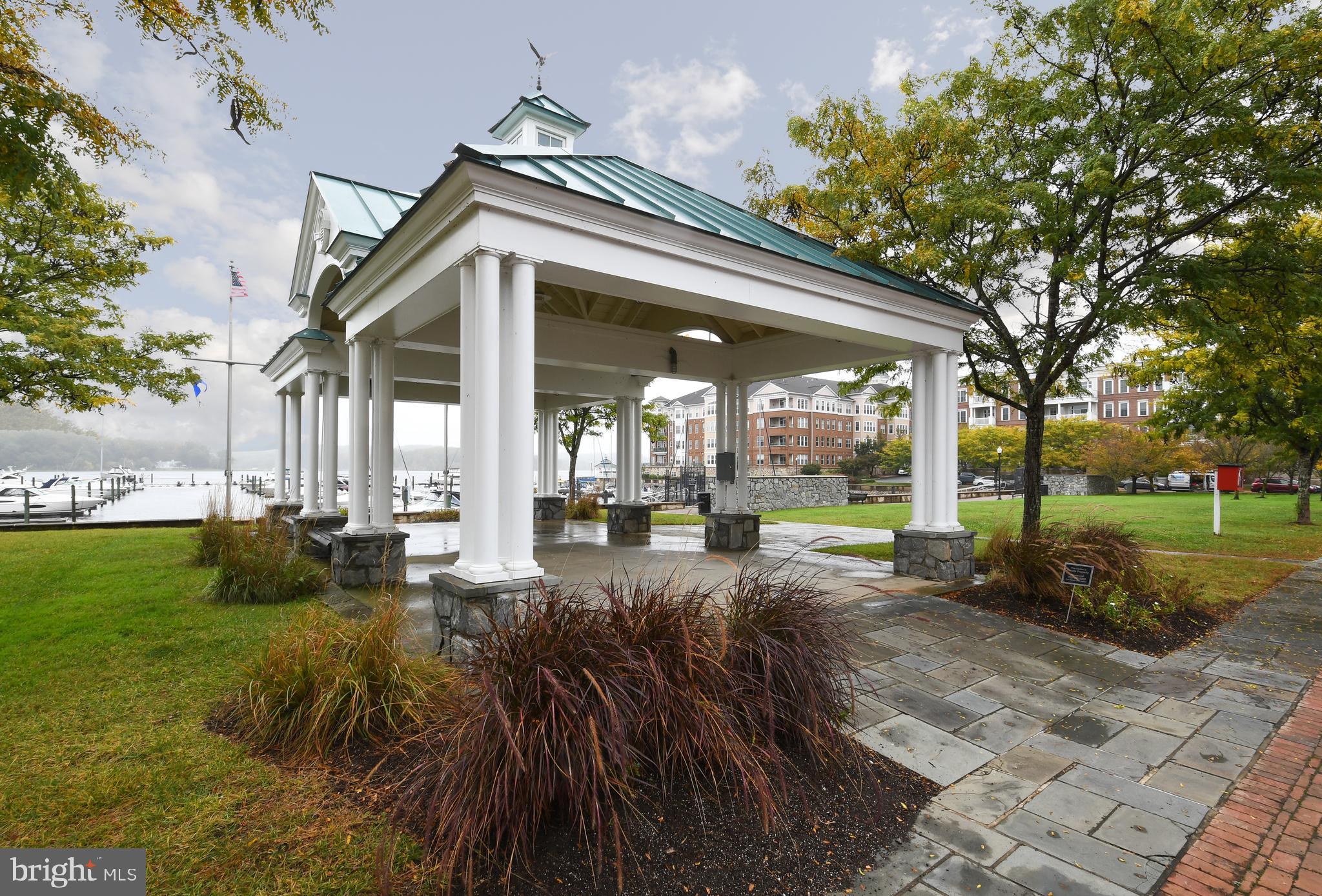 BELMONT BAY - Residential