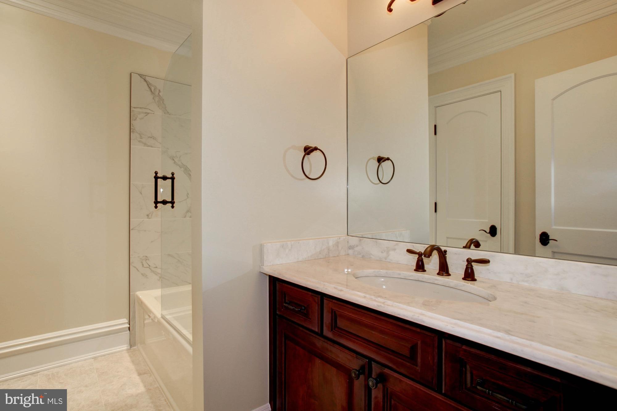 PEACOCK STATION - Residential