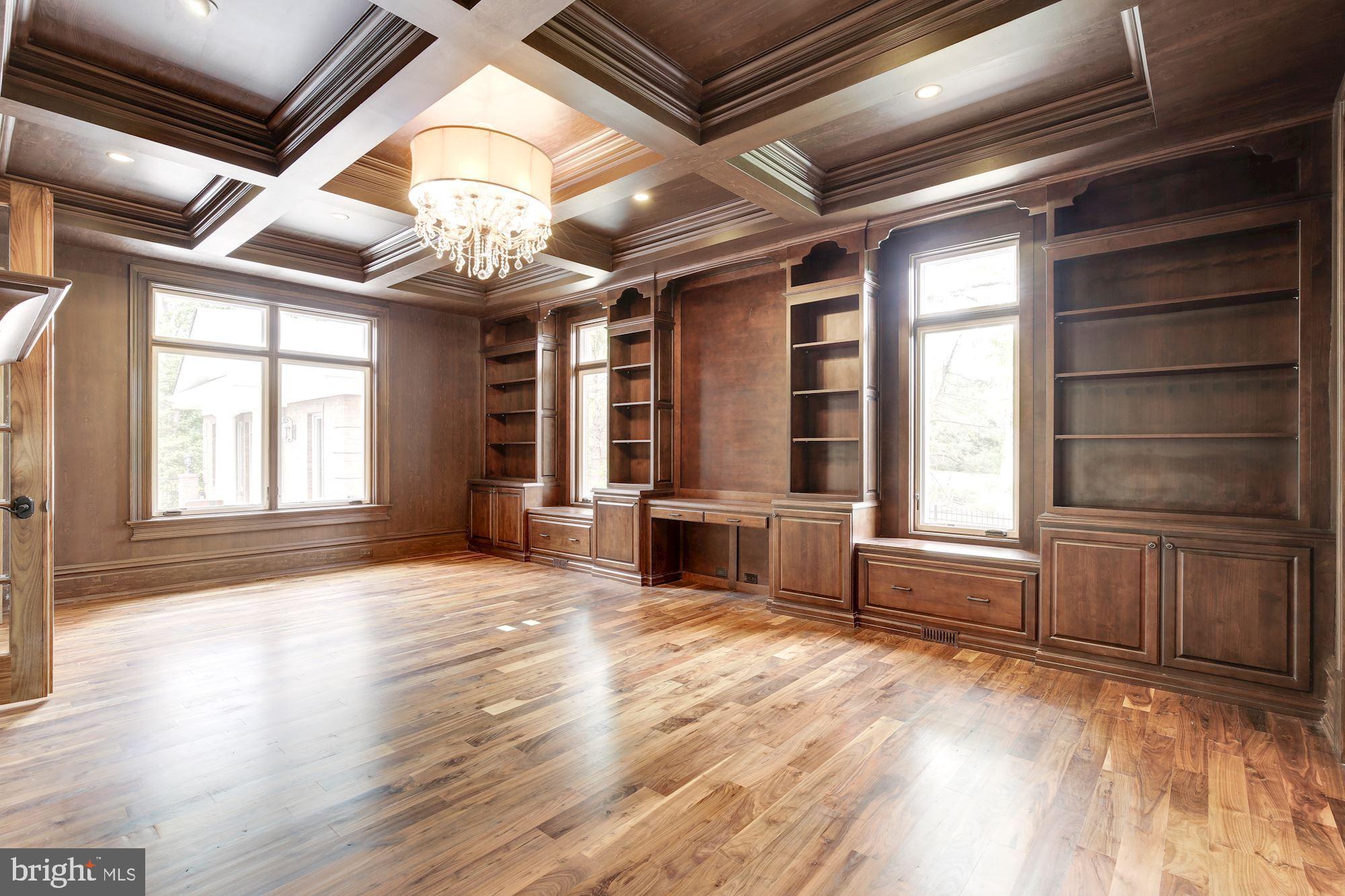 PEACOCK STATION - Residential