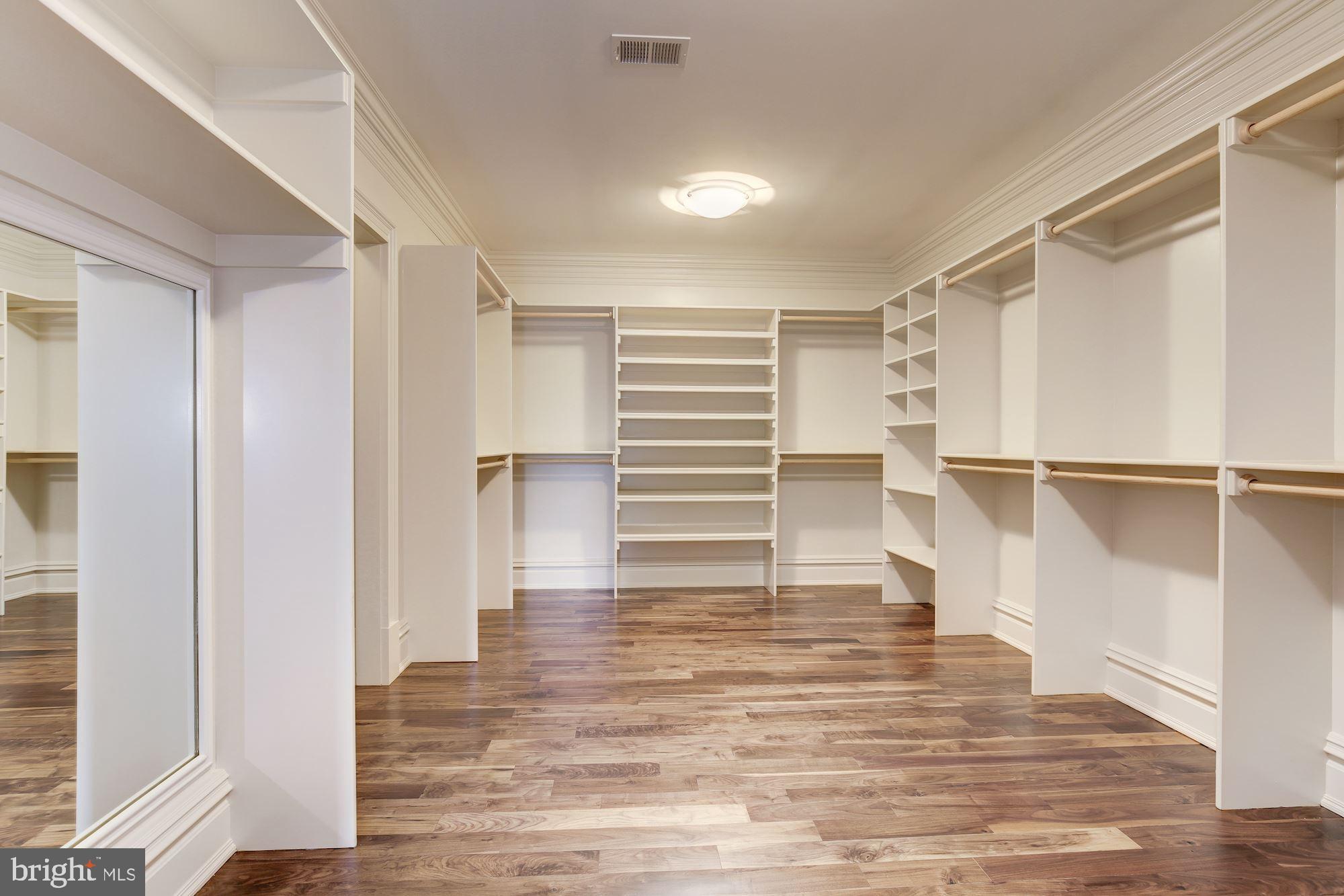 PEACOCK STATION - Residential