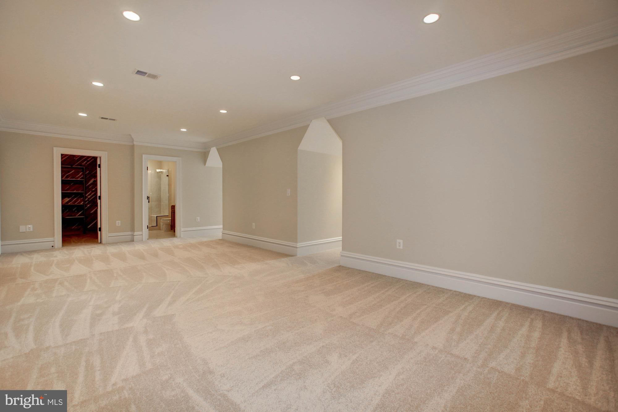 PEACOCK STATION - Residential