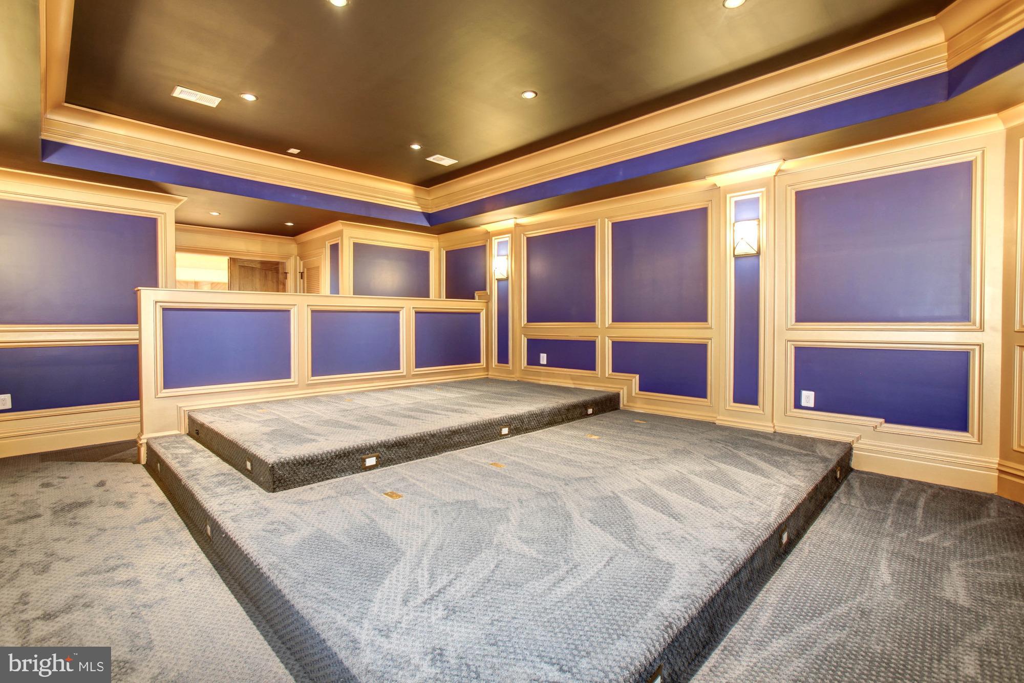 PEACOCK STATION - Residential