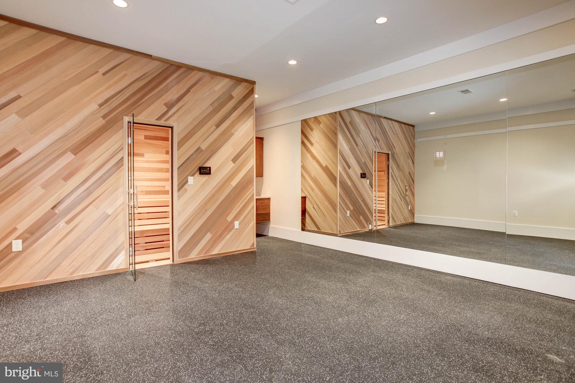 PEACOCK STATION - Residential