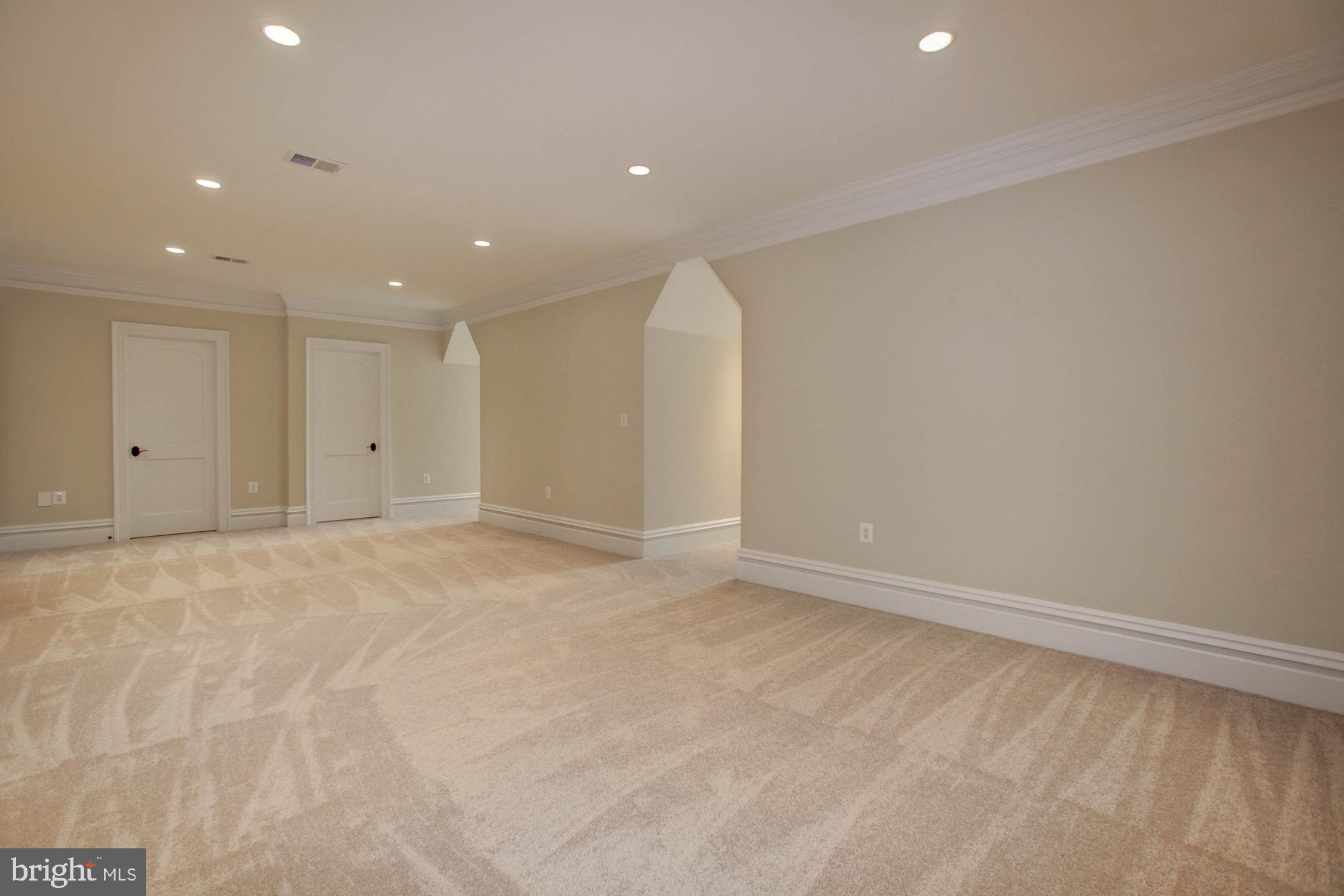 PEACOCK STATION - Residential