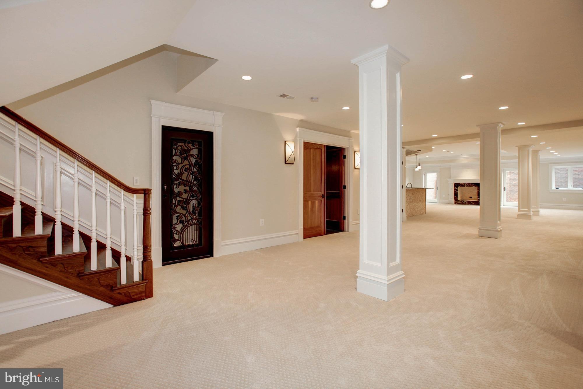 PEACOCK STATION - Residential