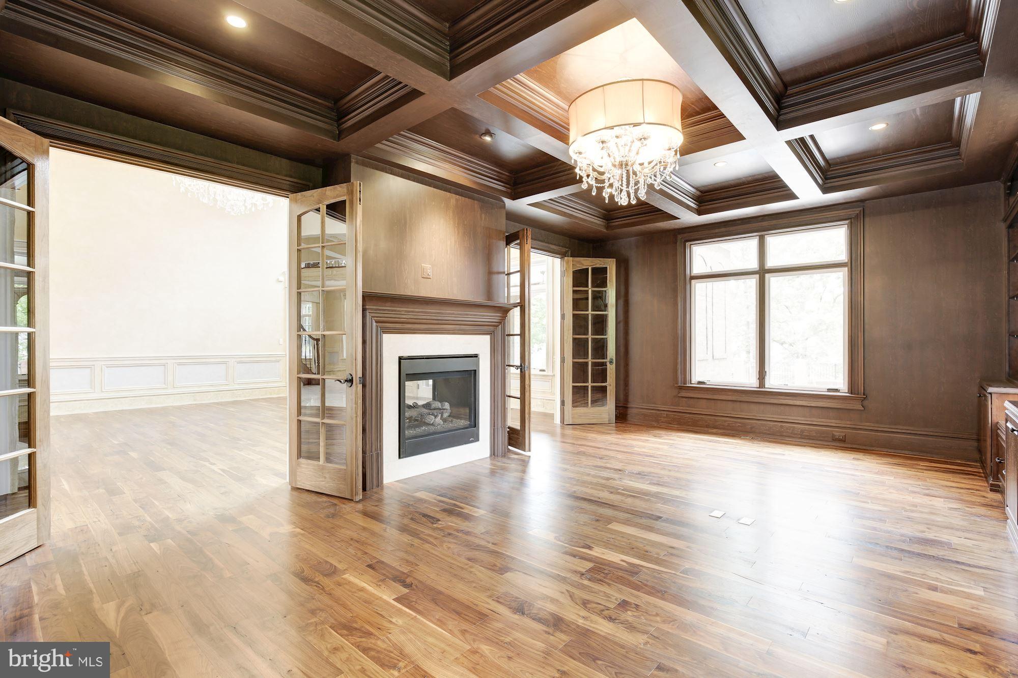 PEACOCK STATION - Residential