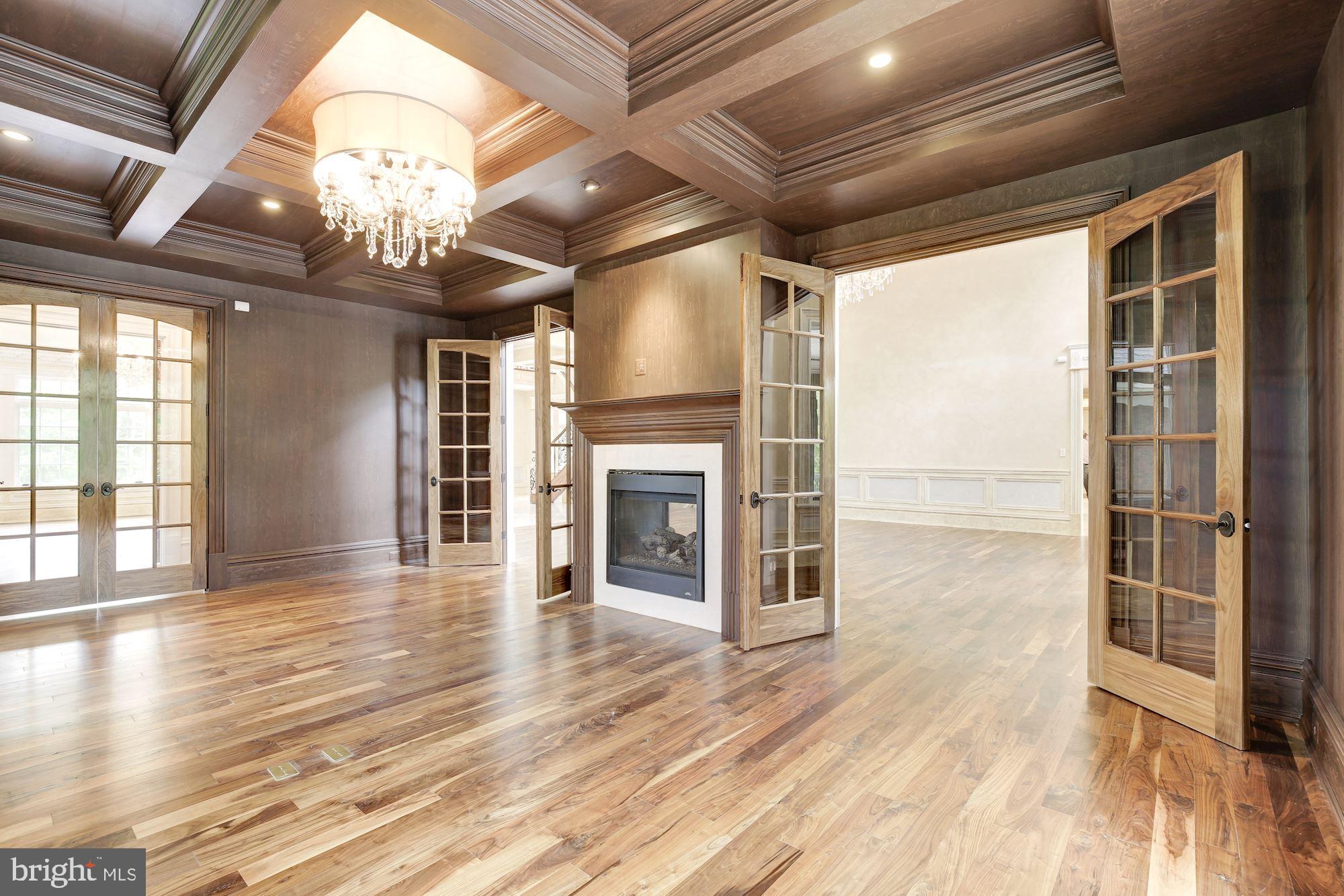 PEACOCK STATION - Residential