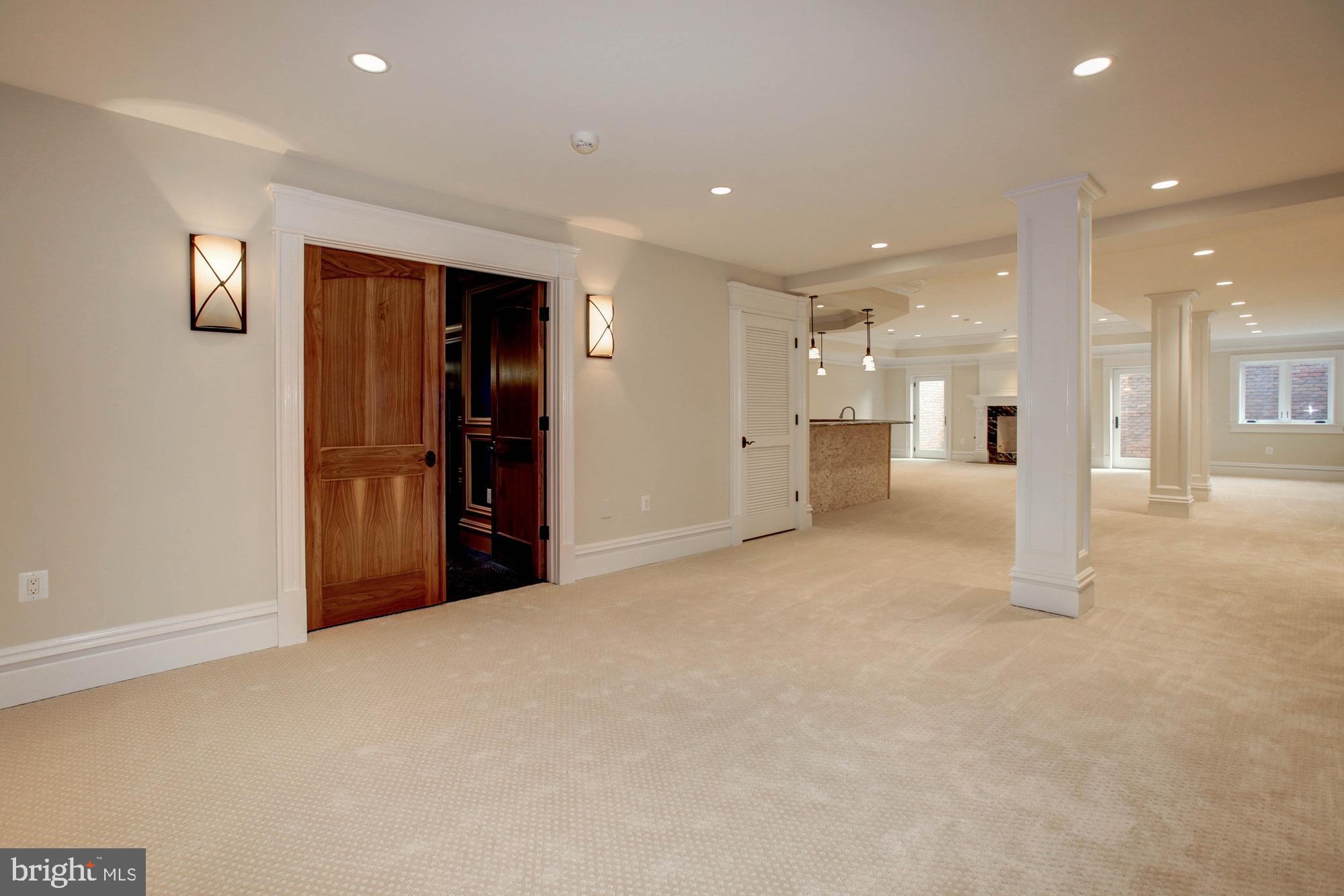 PEACOCK STATION - Residential