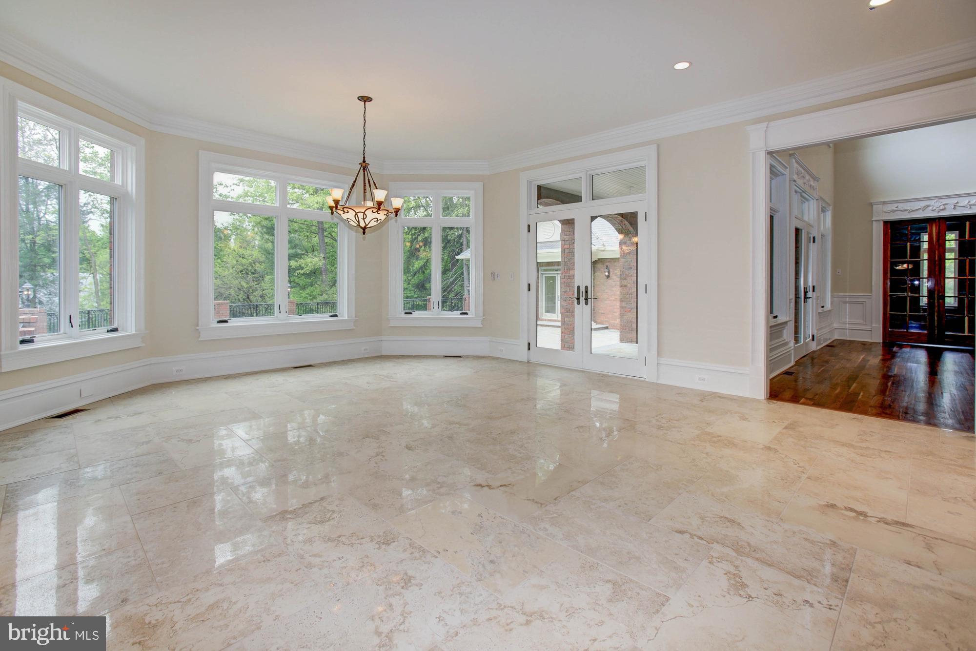 PEACOCK STATION - Residential