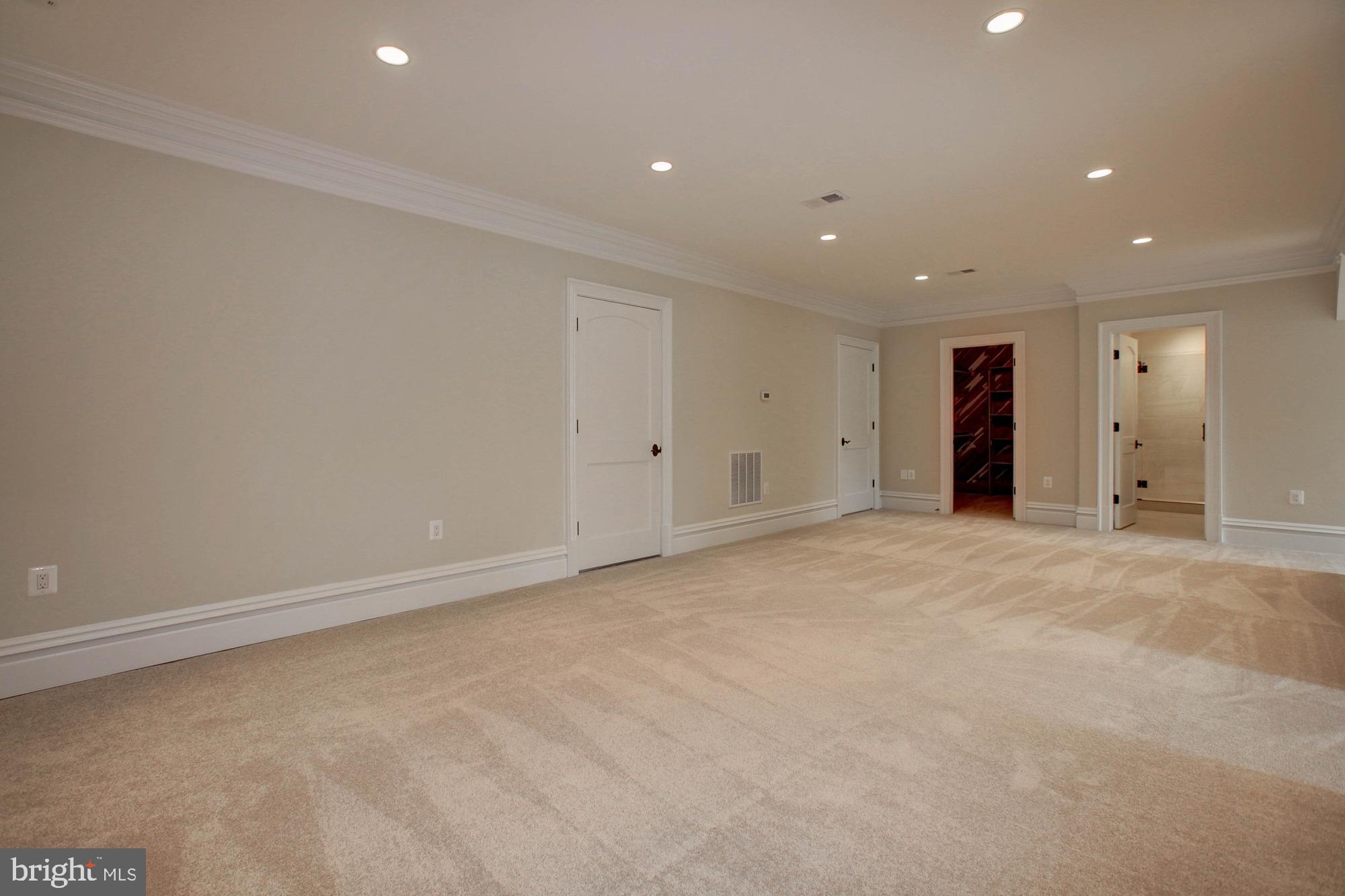 PEACOCK STATION - Residential