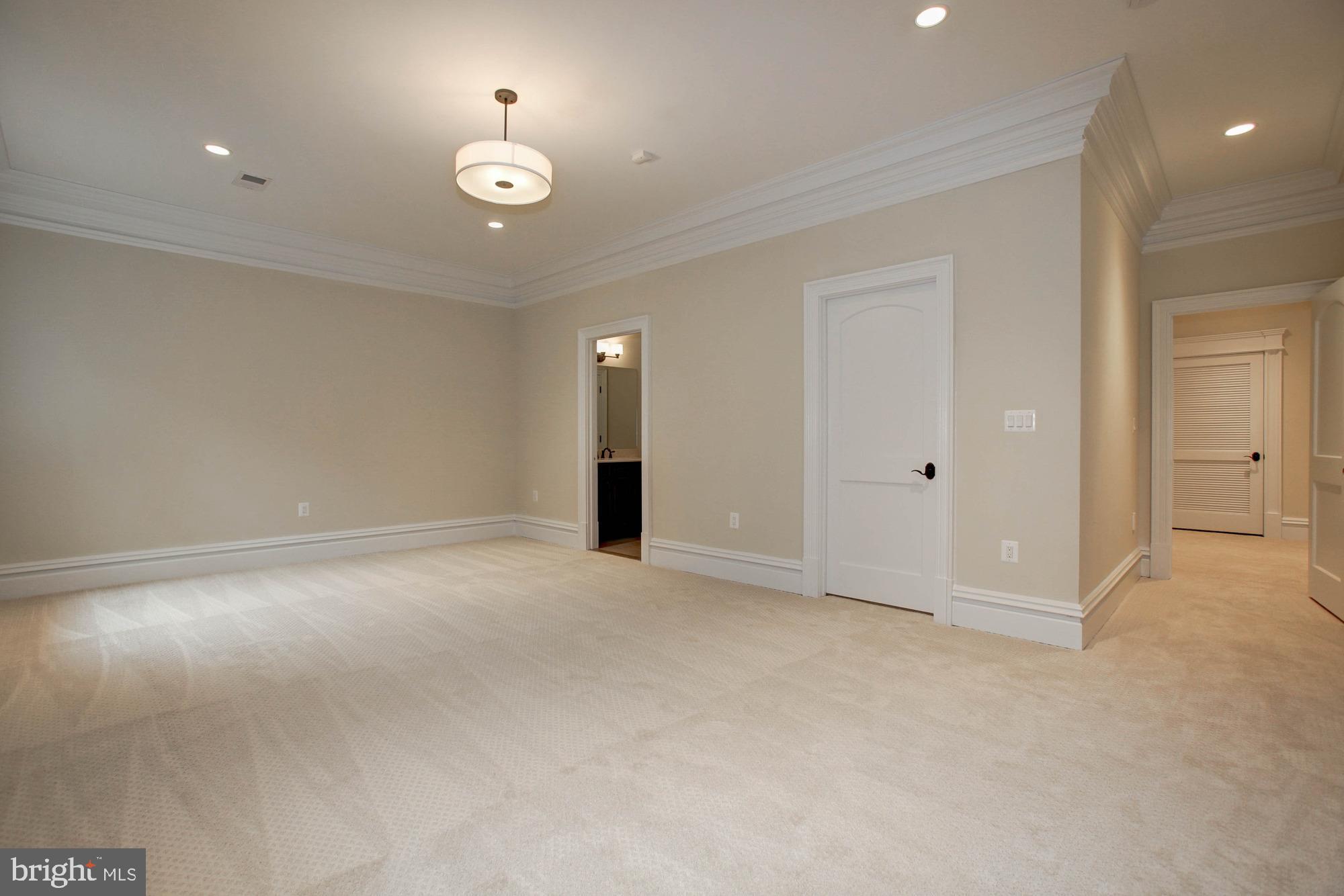 PEACOCK STATION - Residential