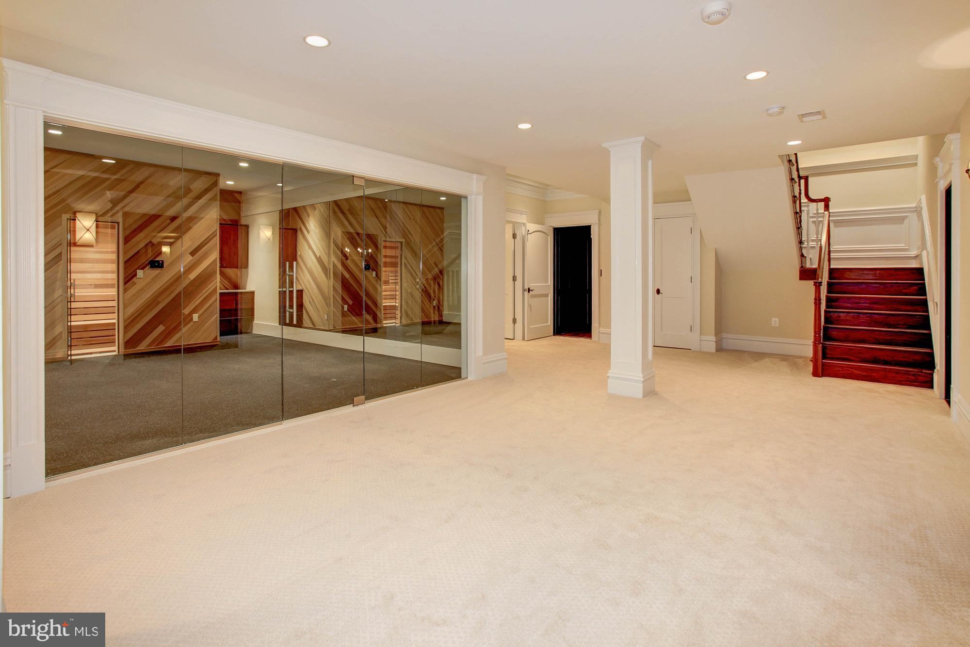 PEACOCK STATION - Residential