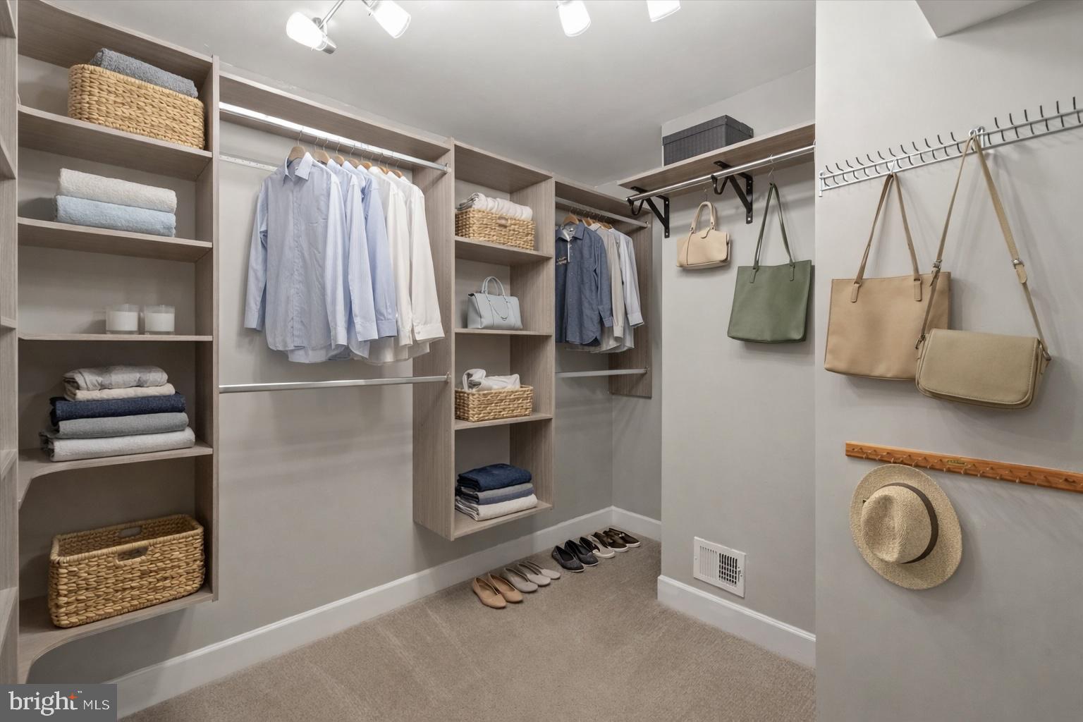 FOSTERS CREST - Residential