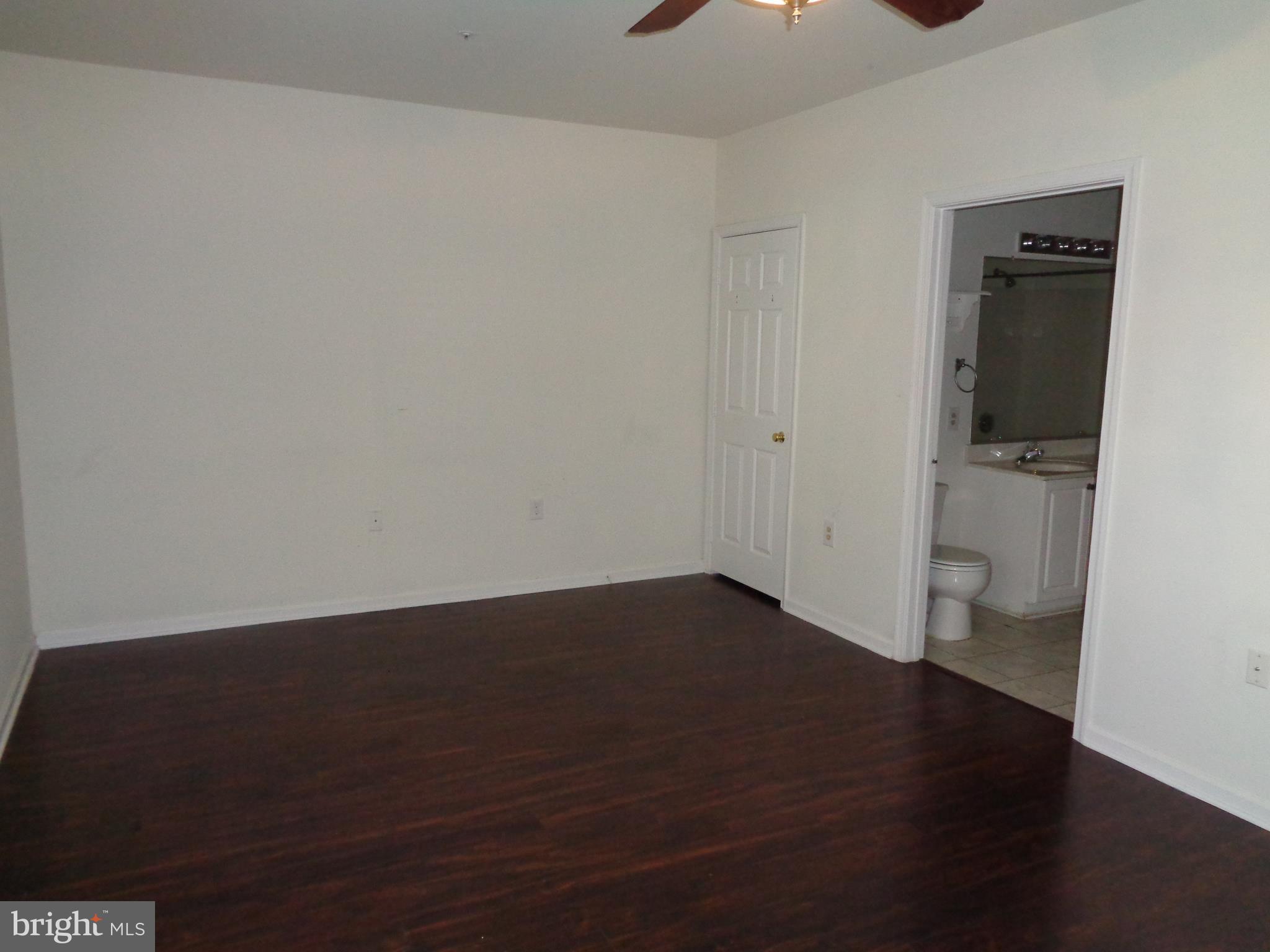 STONEHAVEN MEWS IN CROFTON VILLAGE - Residential