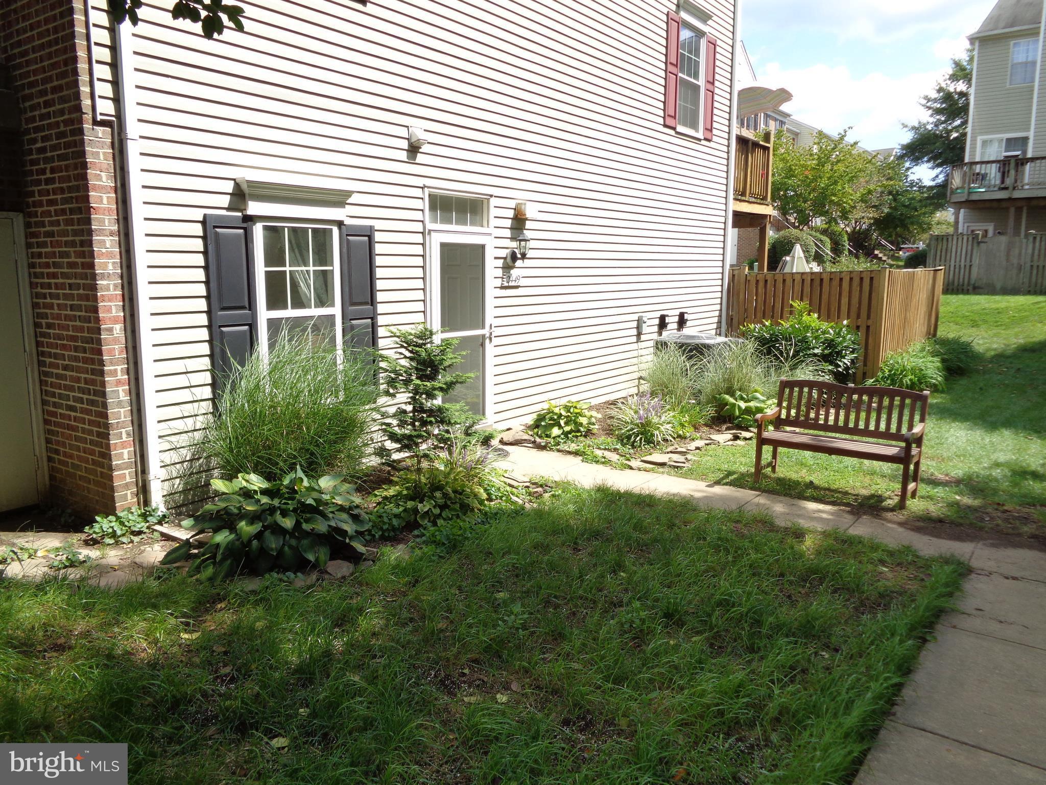 STONEHAVEN MEWS IN CROFTON VILLAGE - Residential