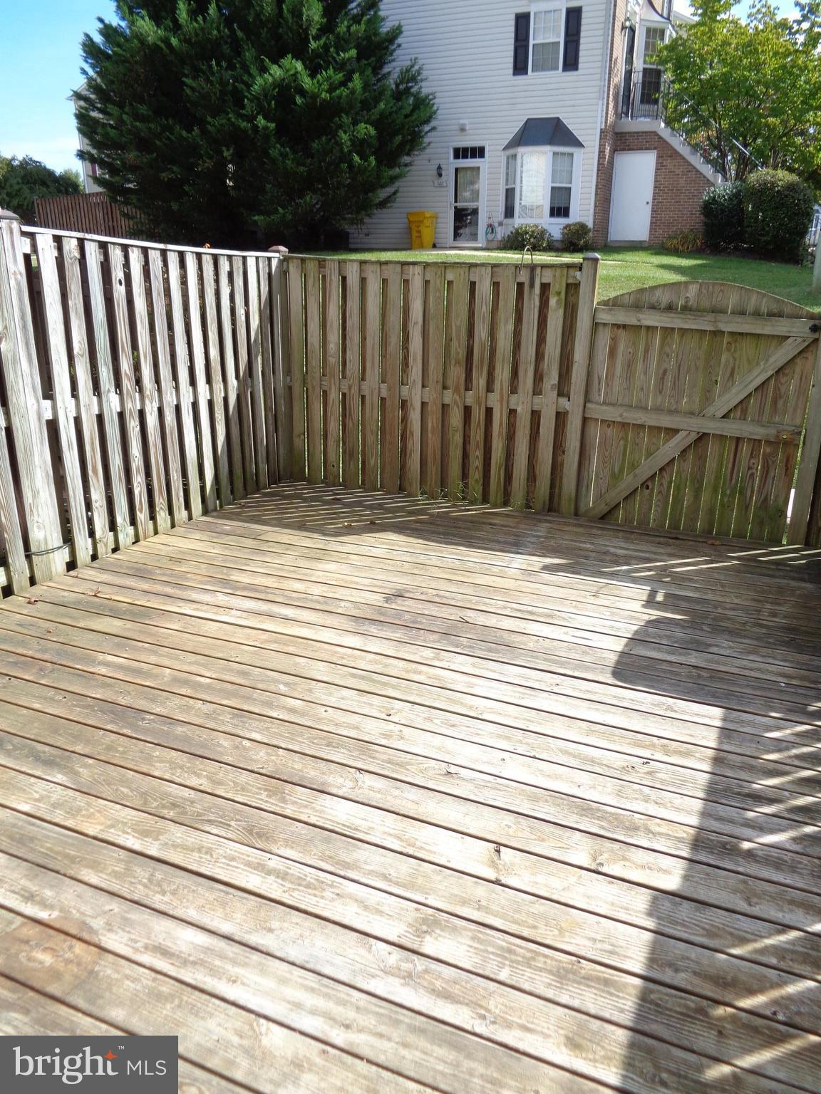 STONEHAVEN MEWS IN CROFTON VILLAGE - Residential