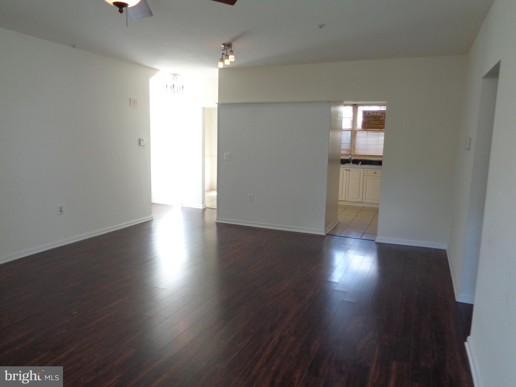 STONEHAVEN MEWS IN CROFTON VILLAGE - Residential