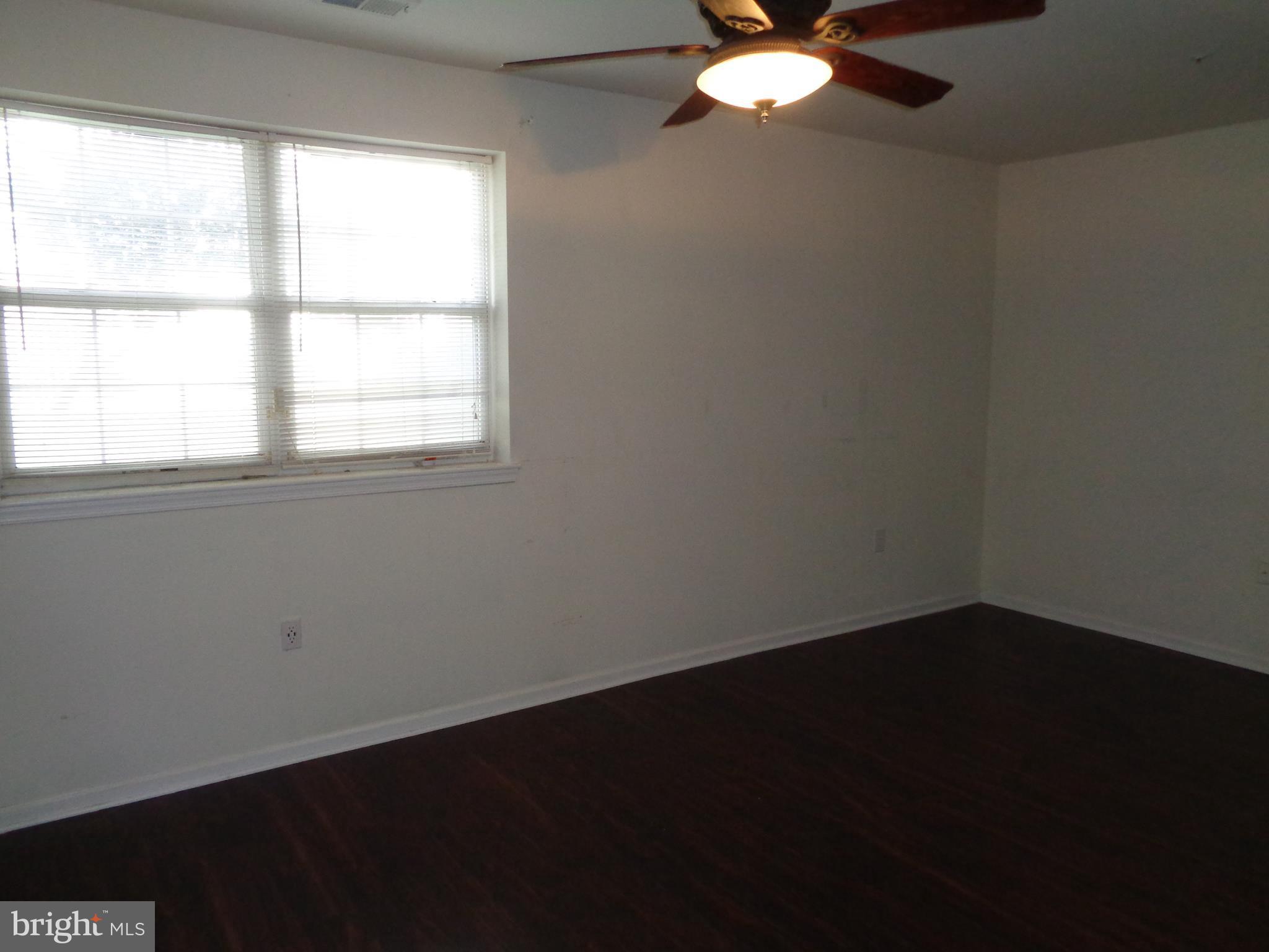 STONEHAVEN MEWS IN CROFTON VILLAGE - Residential