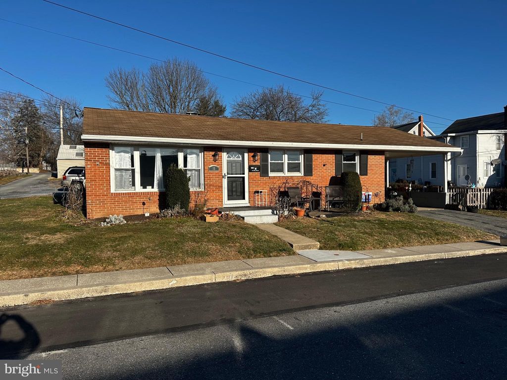 Photo of 15 Cottage Avenue, ELIZABETHTOWN, PA 17022 (MLS # PALA2080438)