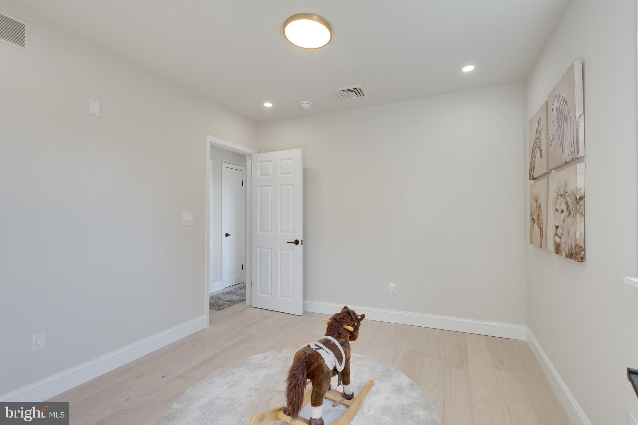 WYNNEWOOD - Residential